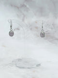 Feine Ohrgehänge aus 925 Silber mit Rosenquarz-Cabochon