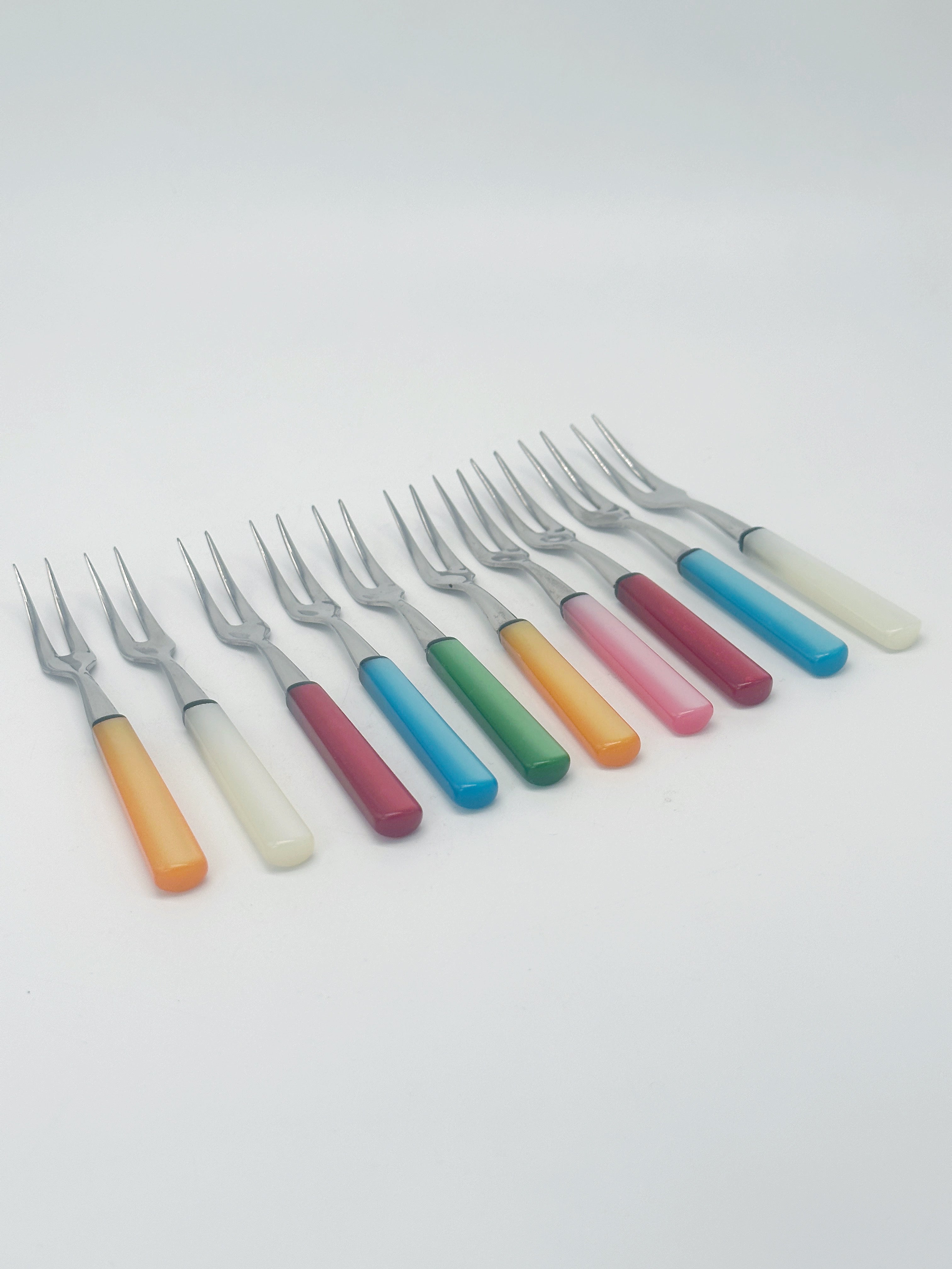 Set aus 12 bunten Cocktailgabeln mit Perlmuttglanz