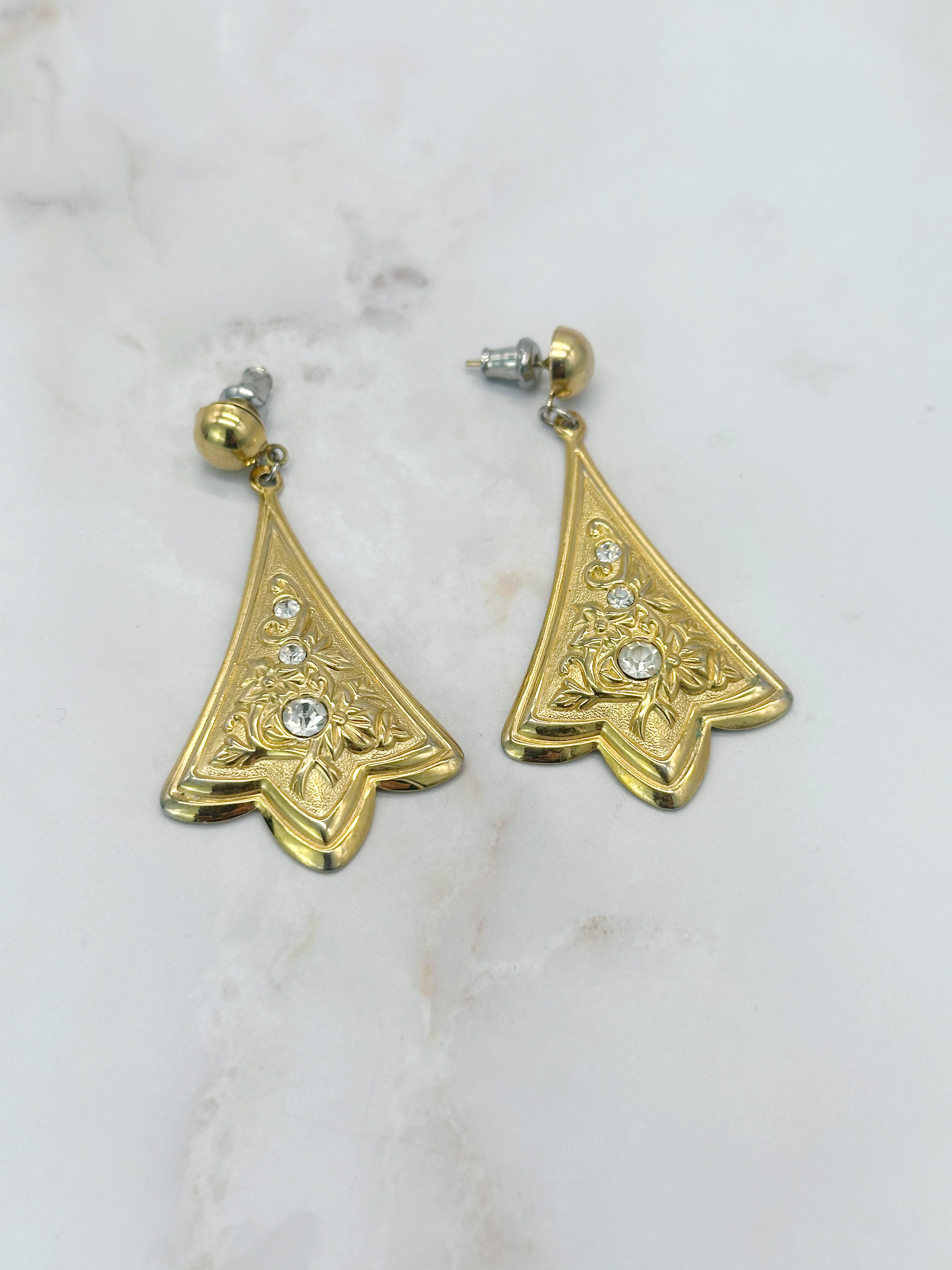 Vergoldete Vintage Statement-Ohrhänger in Trapezform mit Blumendekor