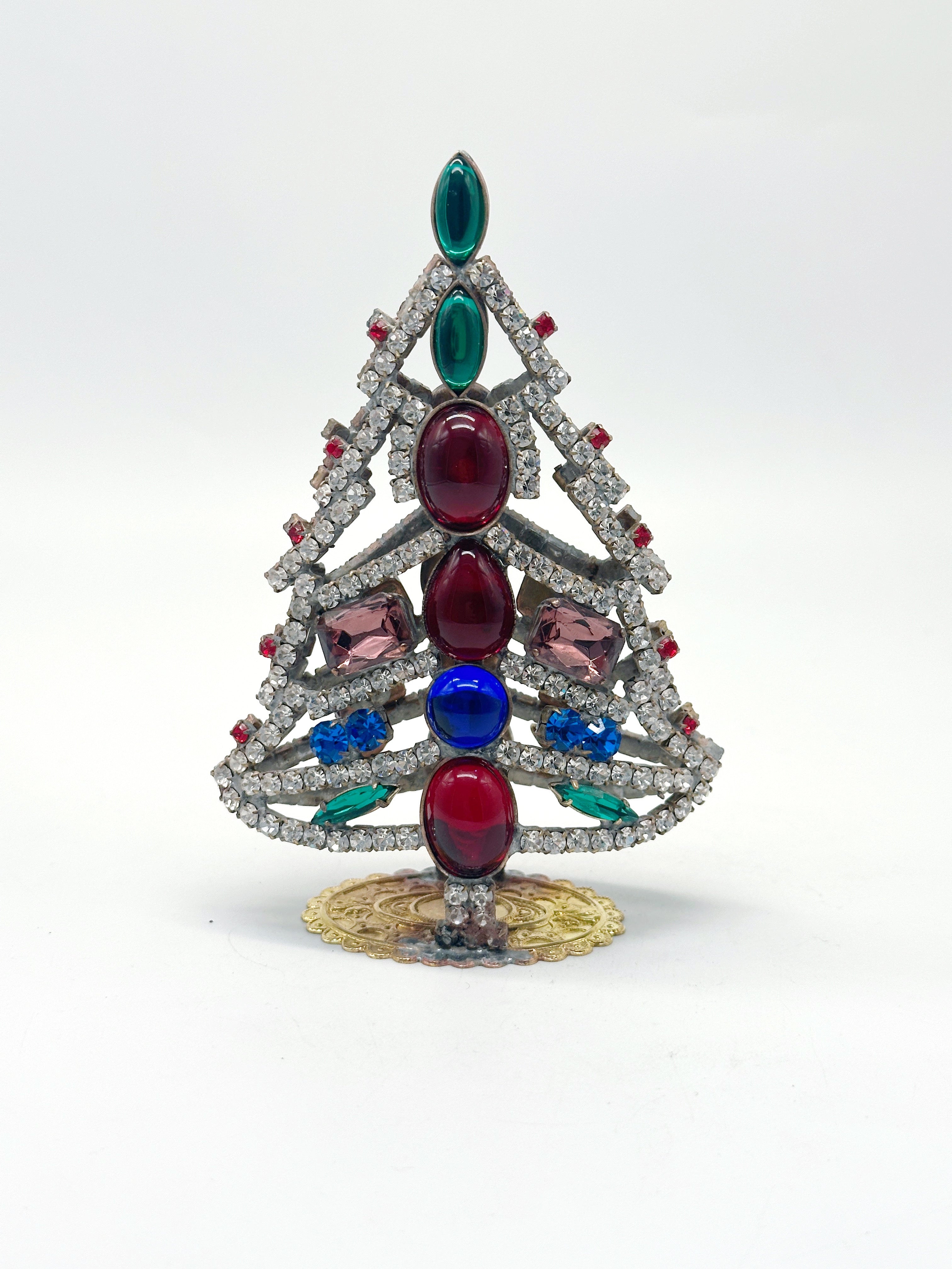 Funkelnder doppelter Gablonzer Christbaum mit bunten Strasssteinen