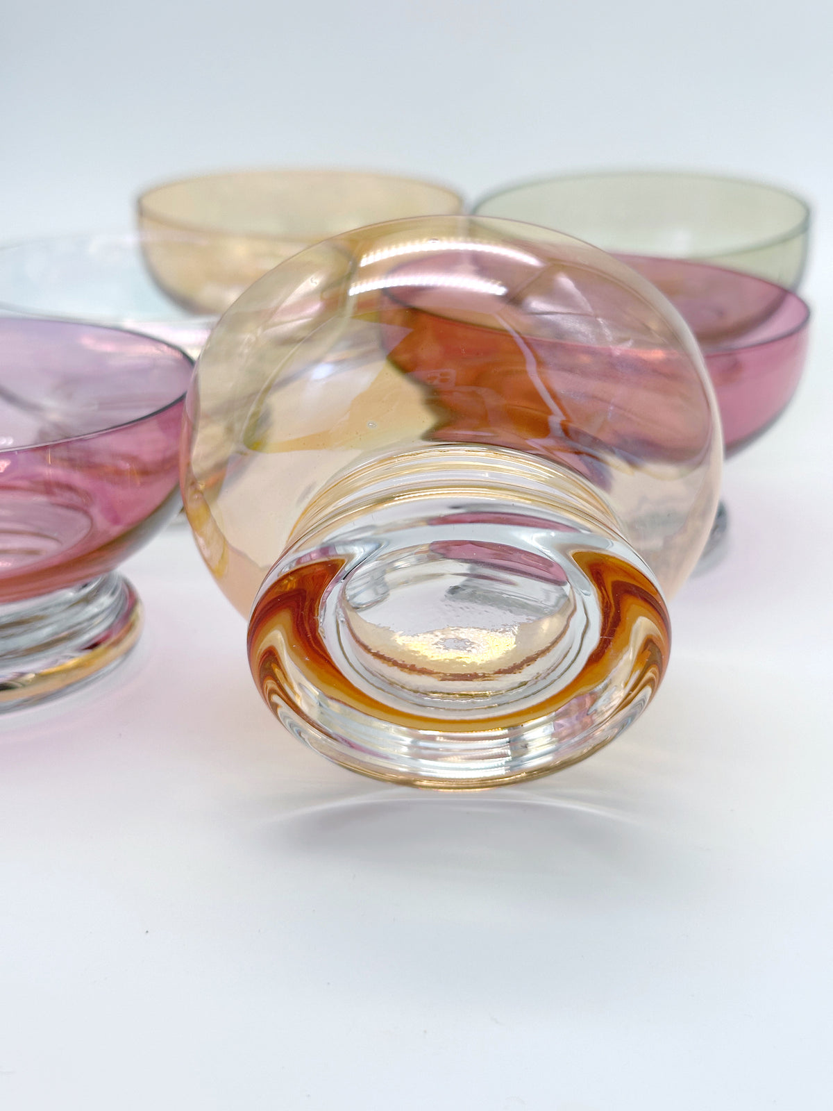 Schillernde Vintage Glasschalen – 6er-Set in verschiedenen Farben