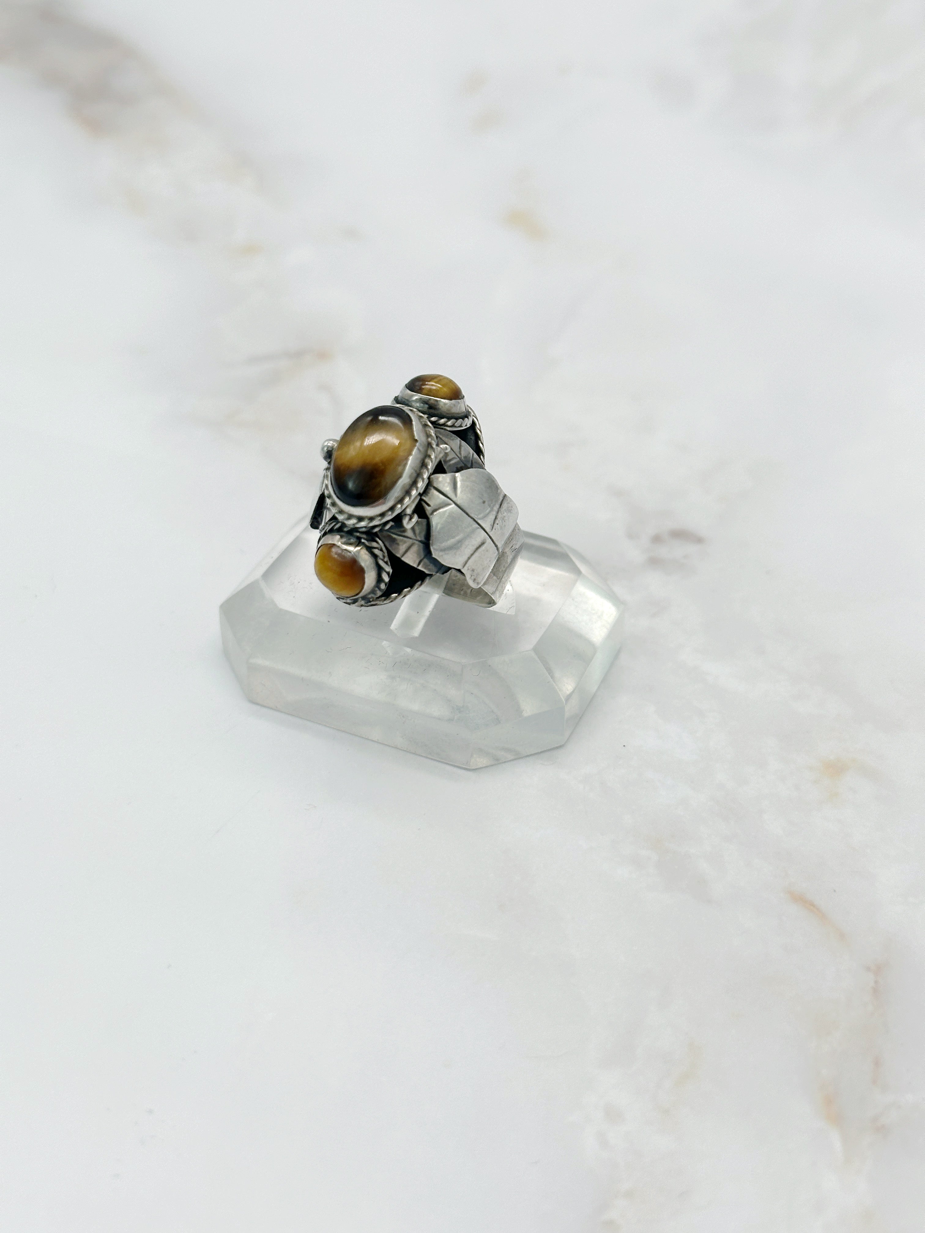 Ausgefallener Silberring aus Mexiko mit Achat- und Tigerauge-Cabochons