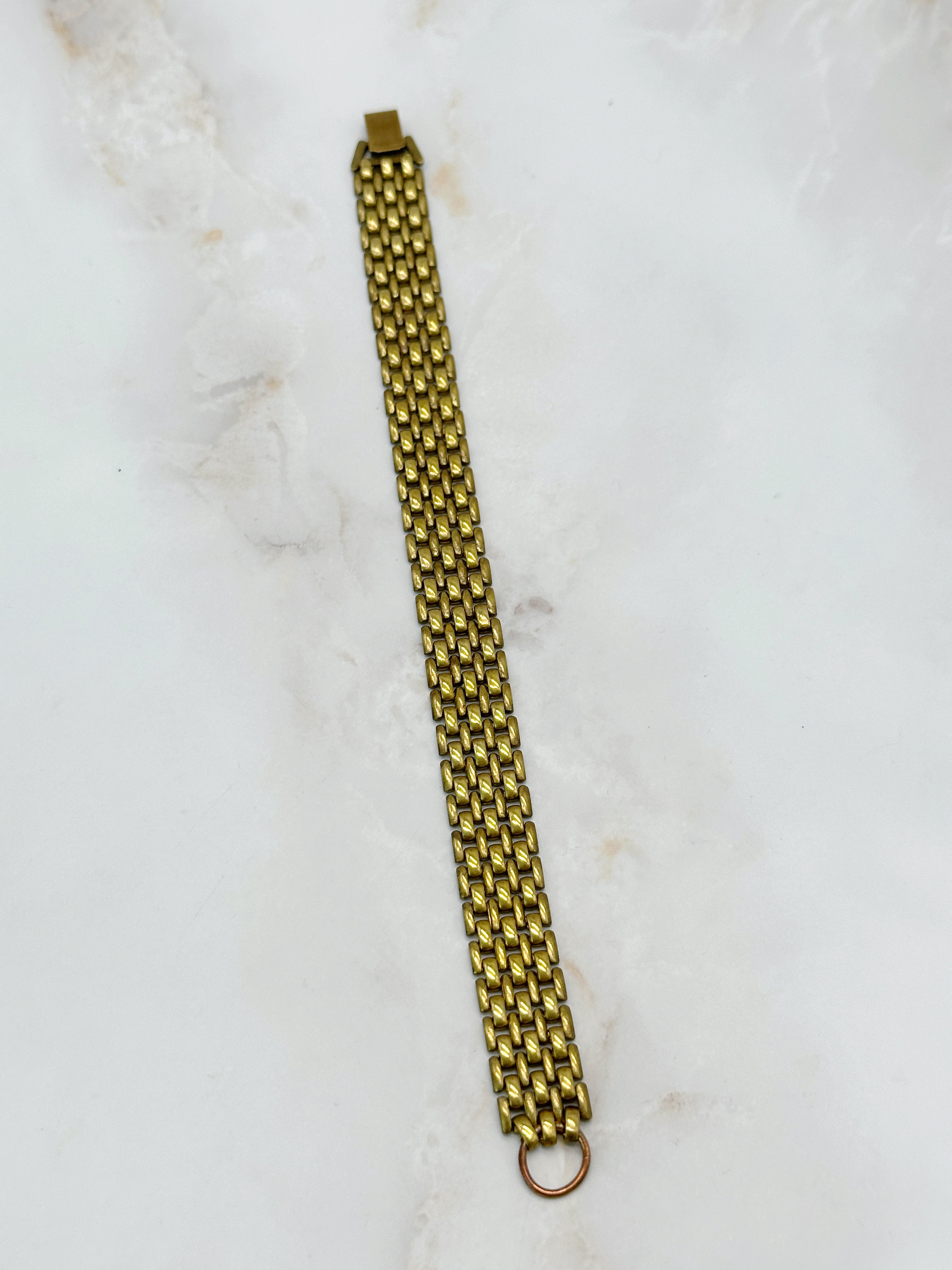 Vintage bracelet with fine links