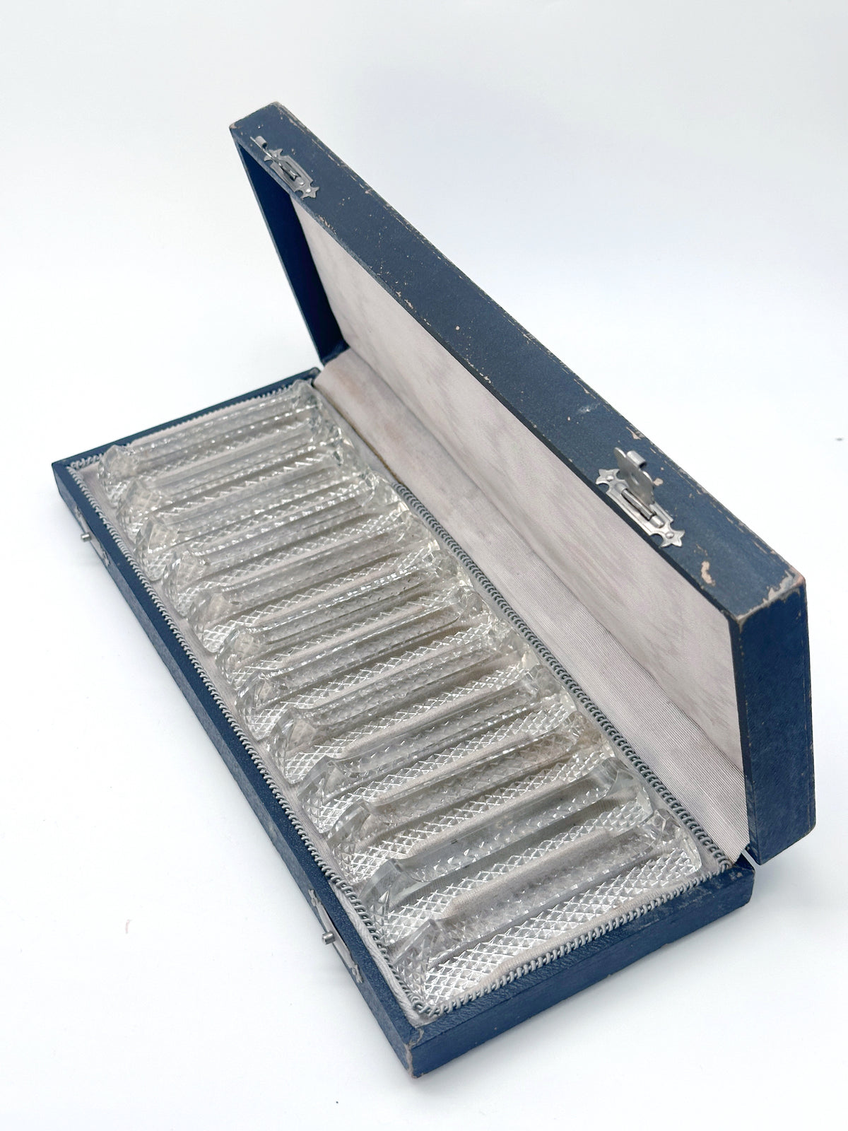 Vintage Messerbänkchen aus Kristallglas in Originalbox – Holland um 1950