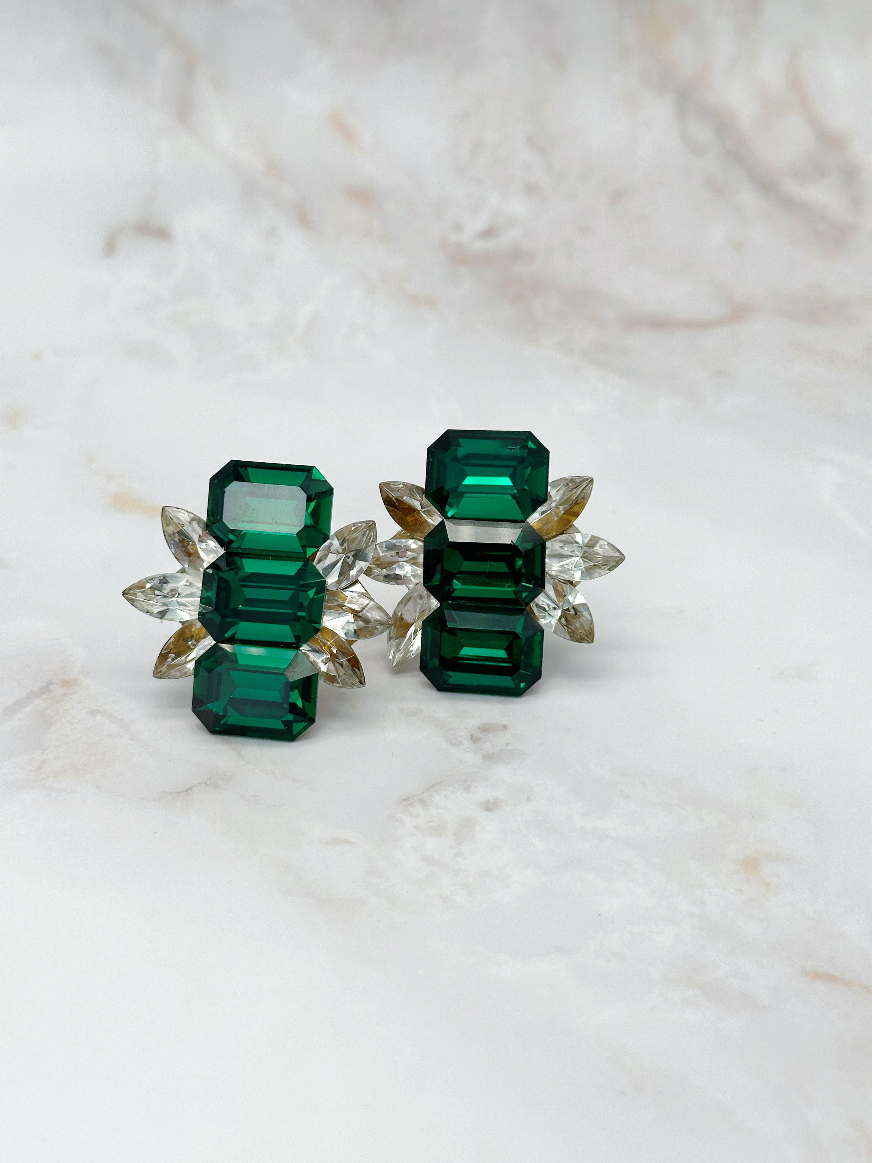 Grüne Vintage Chunky Ohrhänger mit Lucite und Glaskristallen