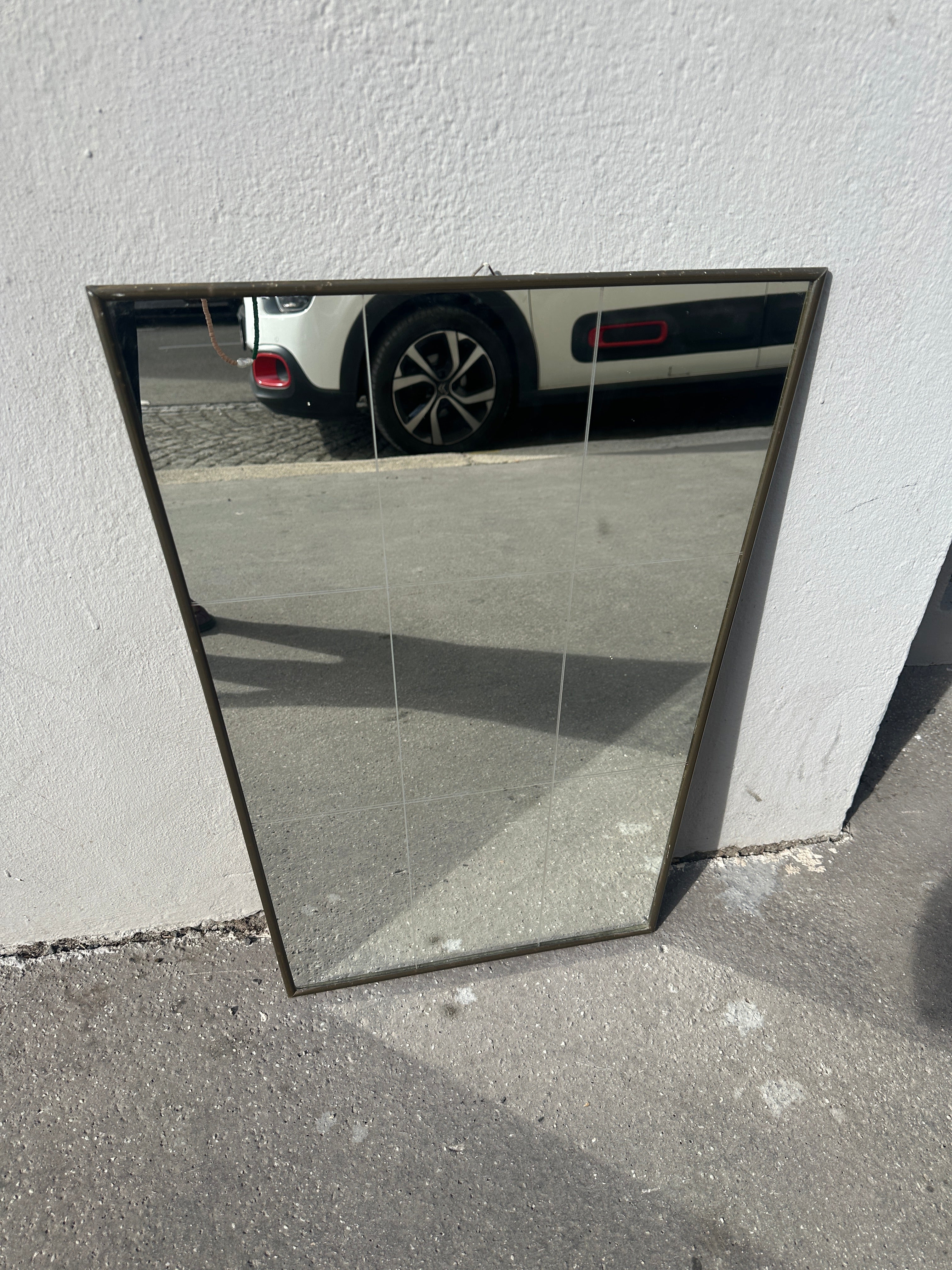 Vintage Mid-Century Spiegel in Trapezform mit Metallrahmen