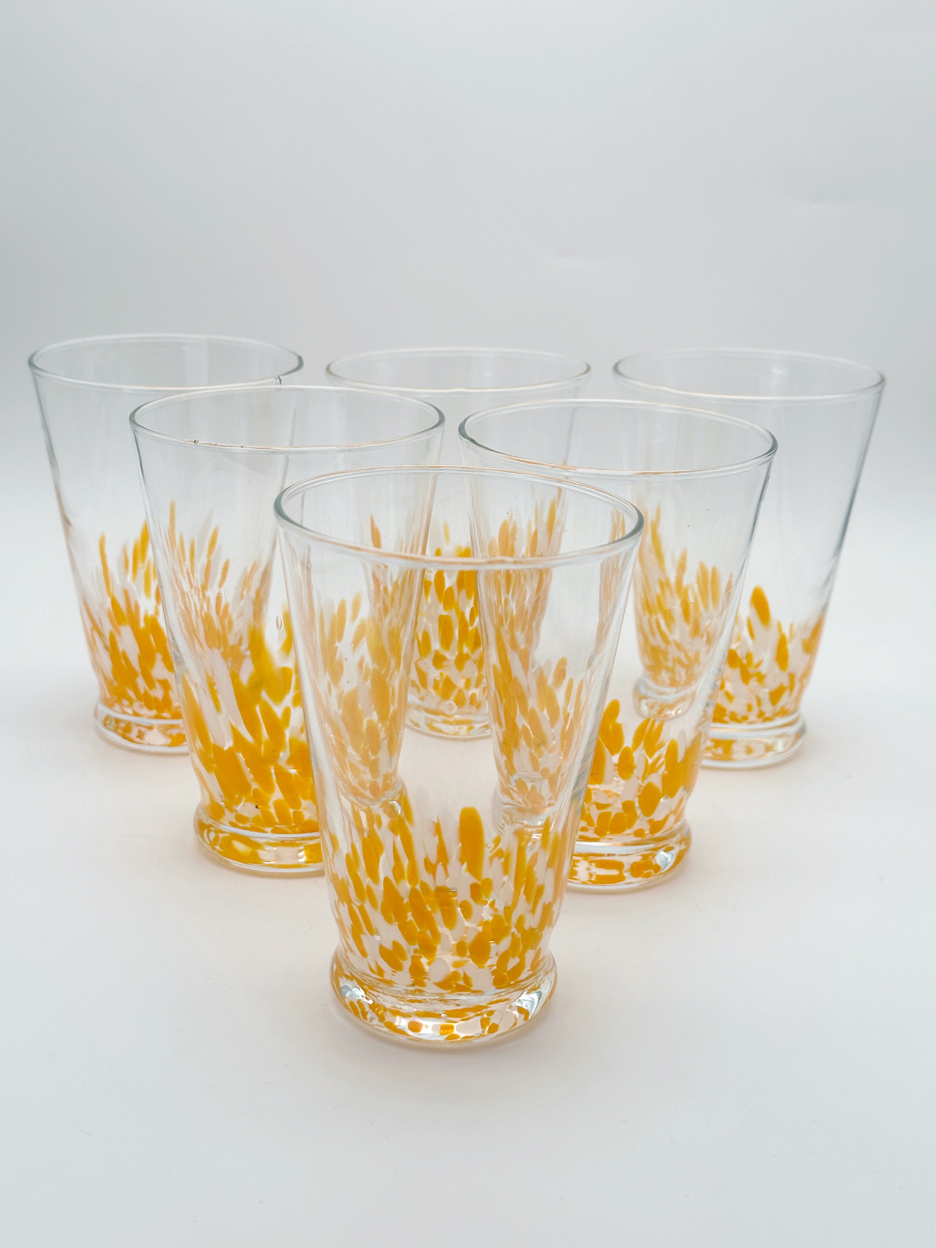 Set aus 6 Gläsern und einem Krug