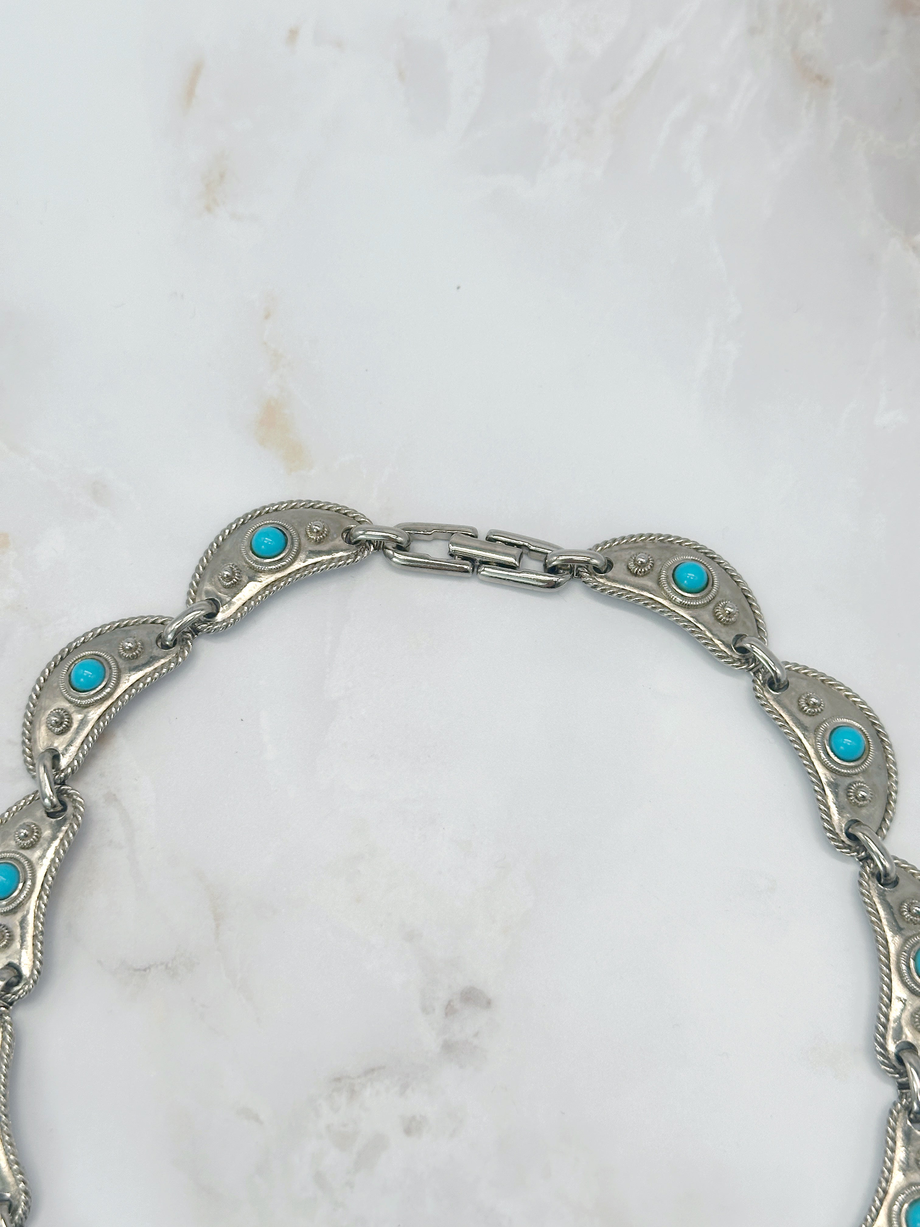 Elegante Vintage Halskette mit türkisblauen Glassteinen