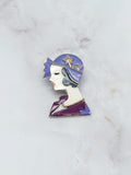 Vintage Brosche mit Frauenkopf und Emaille im Art-déco-Stil