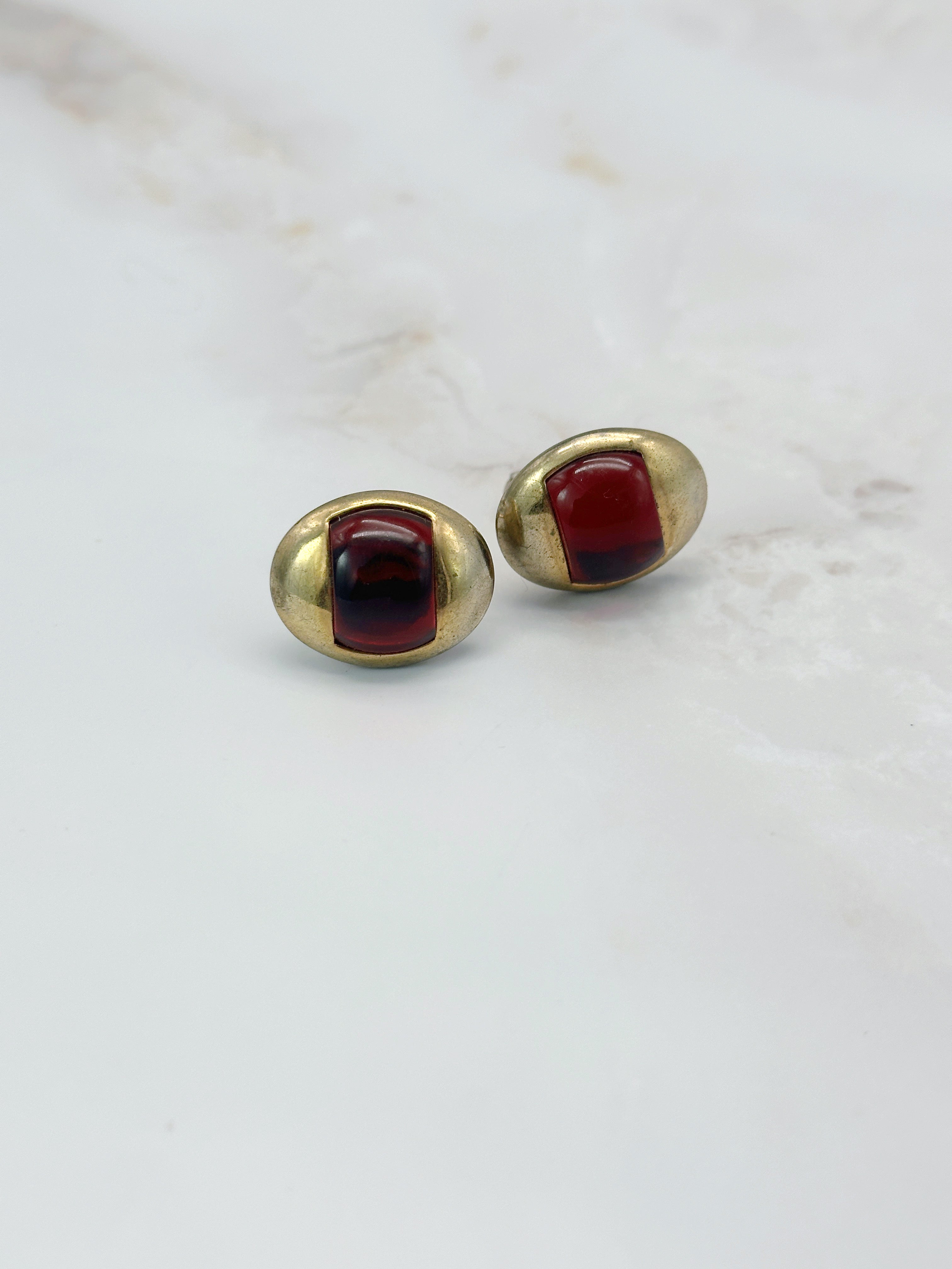 Signierte Vintage Manschettenknöpfe von Anson vergoldet mit rotem Glasstein