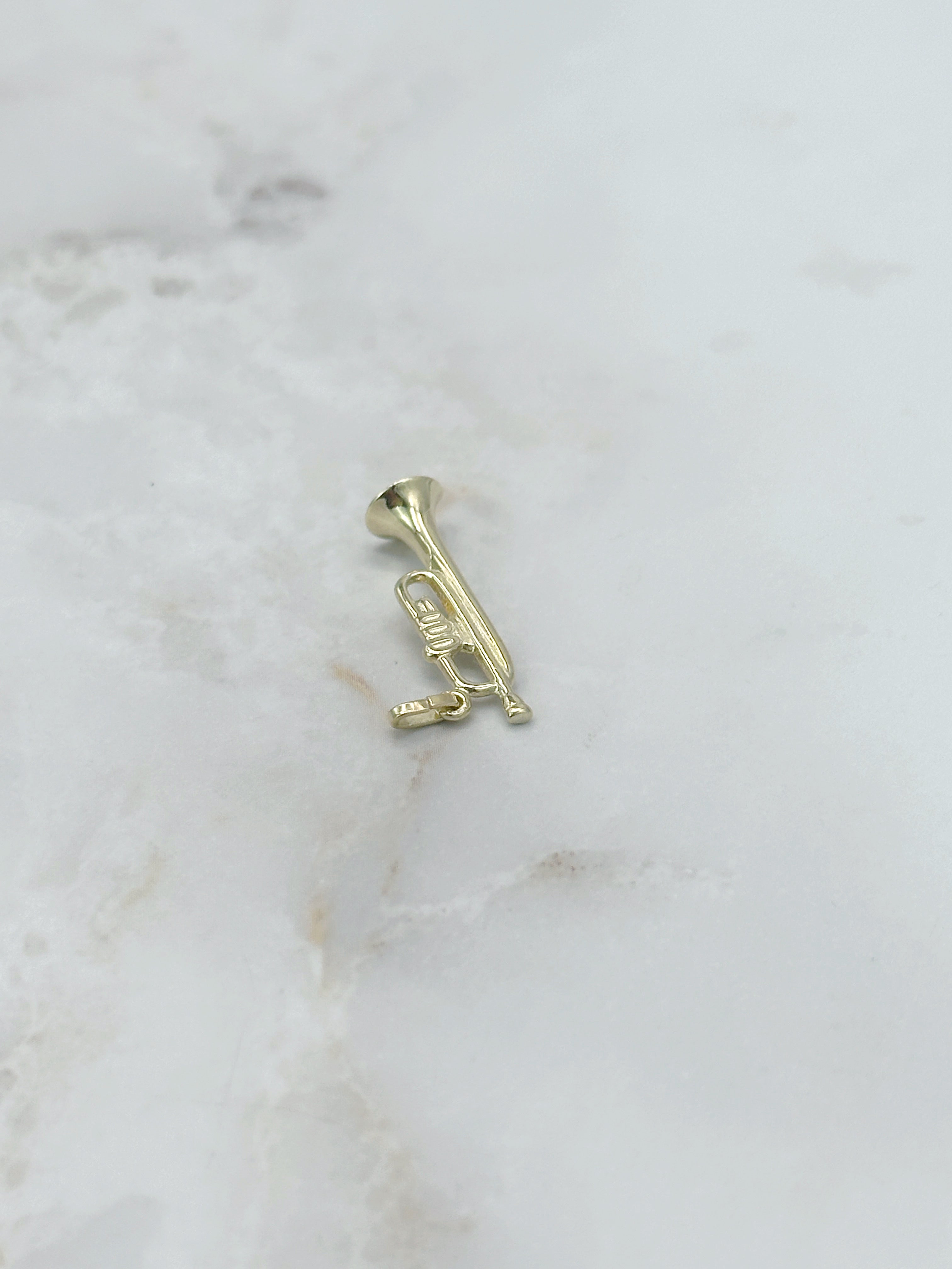 Trompeten Charm Anhänger in 585 Gelbgold