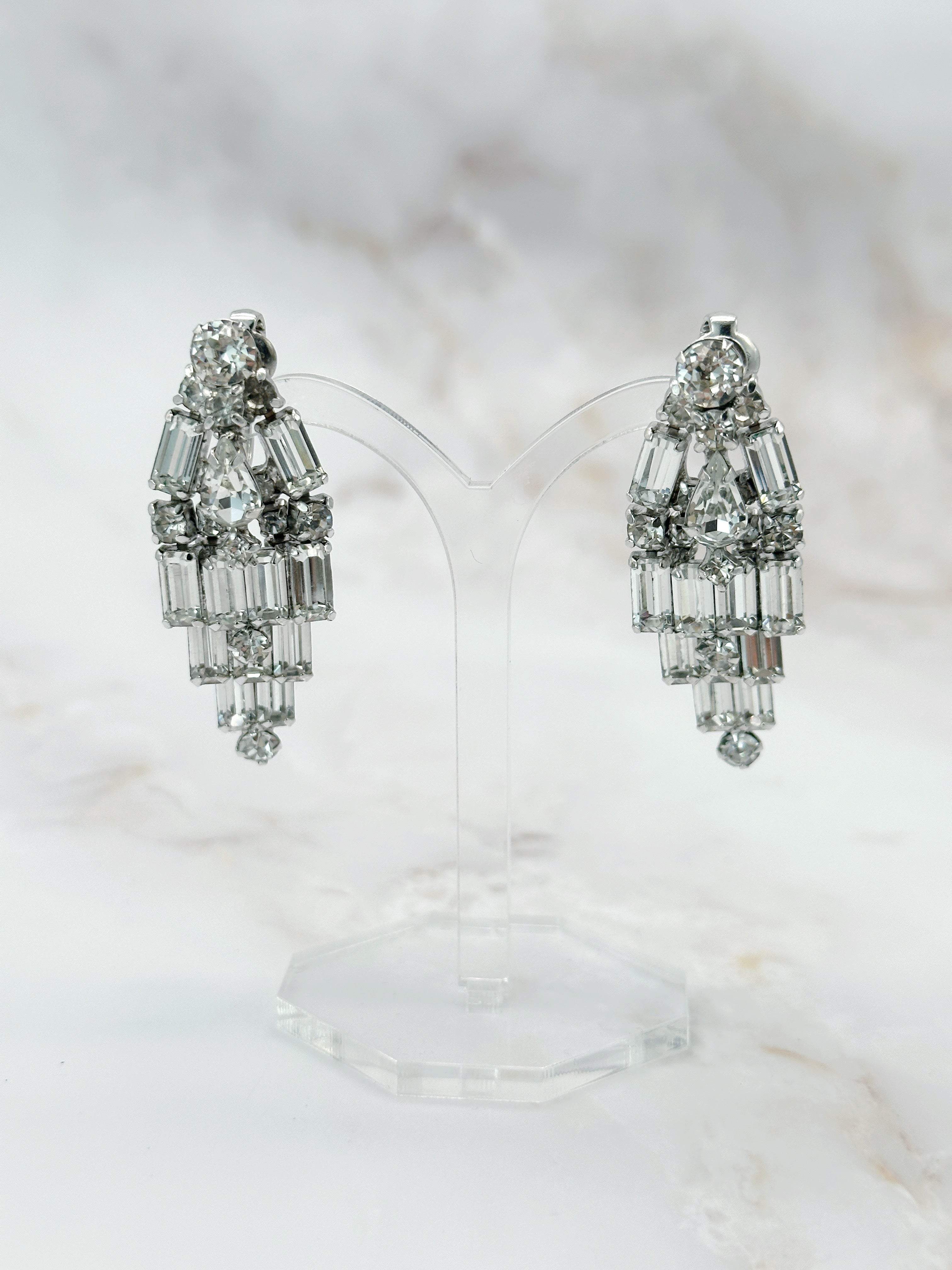 Elegante Vintage Wasserfall-Ohrclips von Kramer, New York