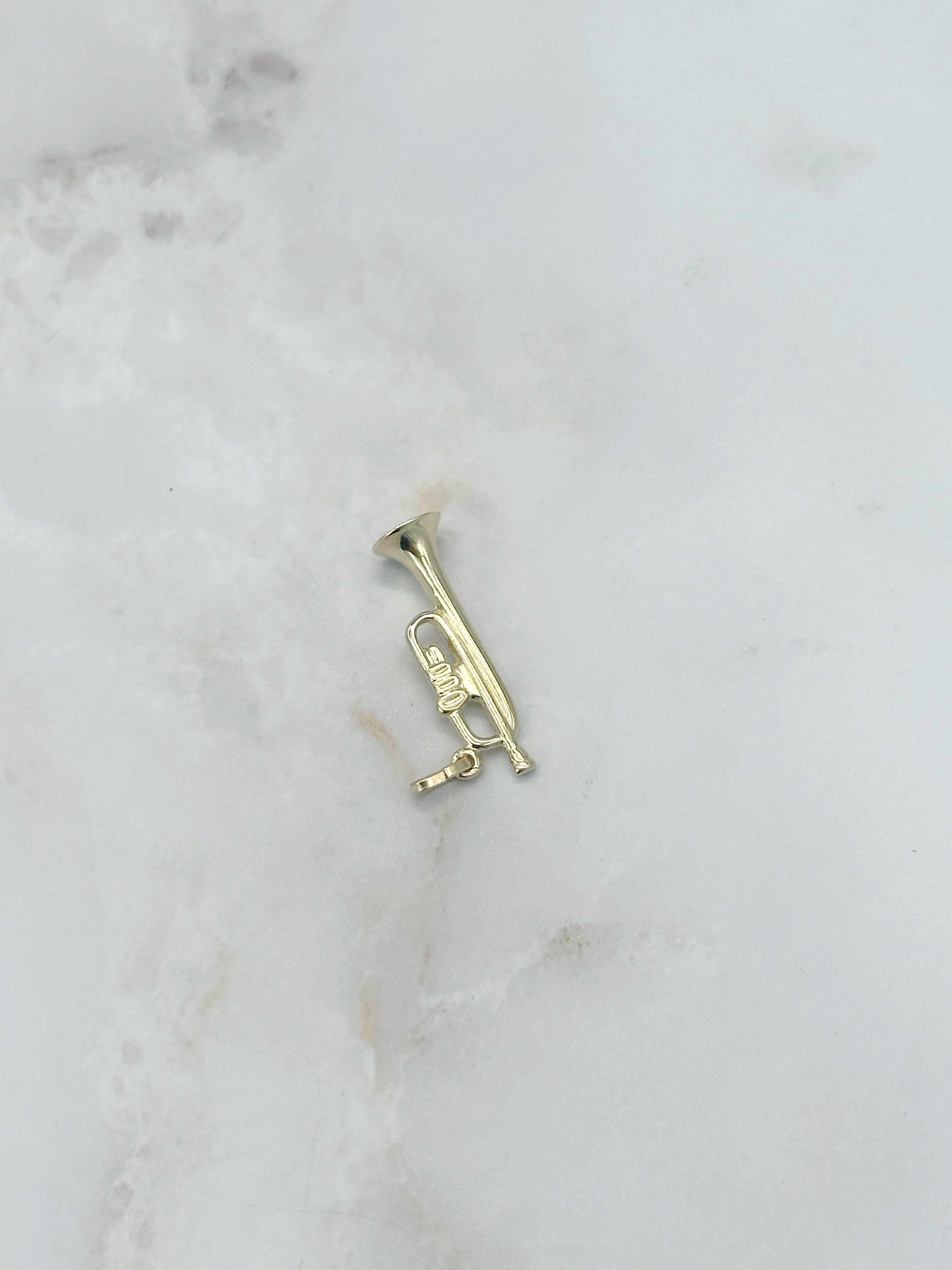 Trompeten Charm Anhänger in 585 Gelbgold
