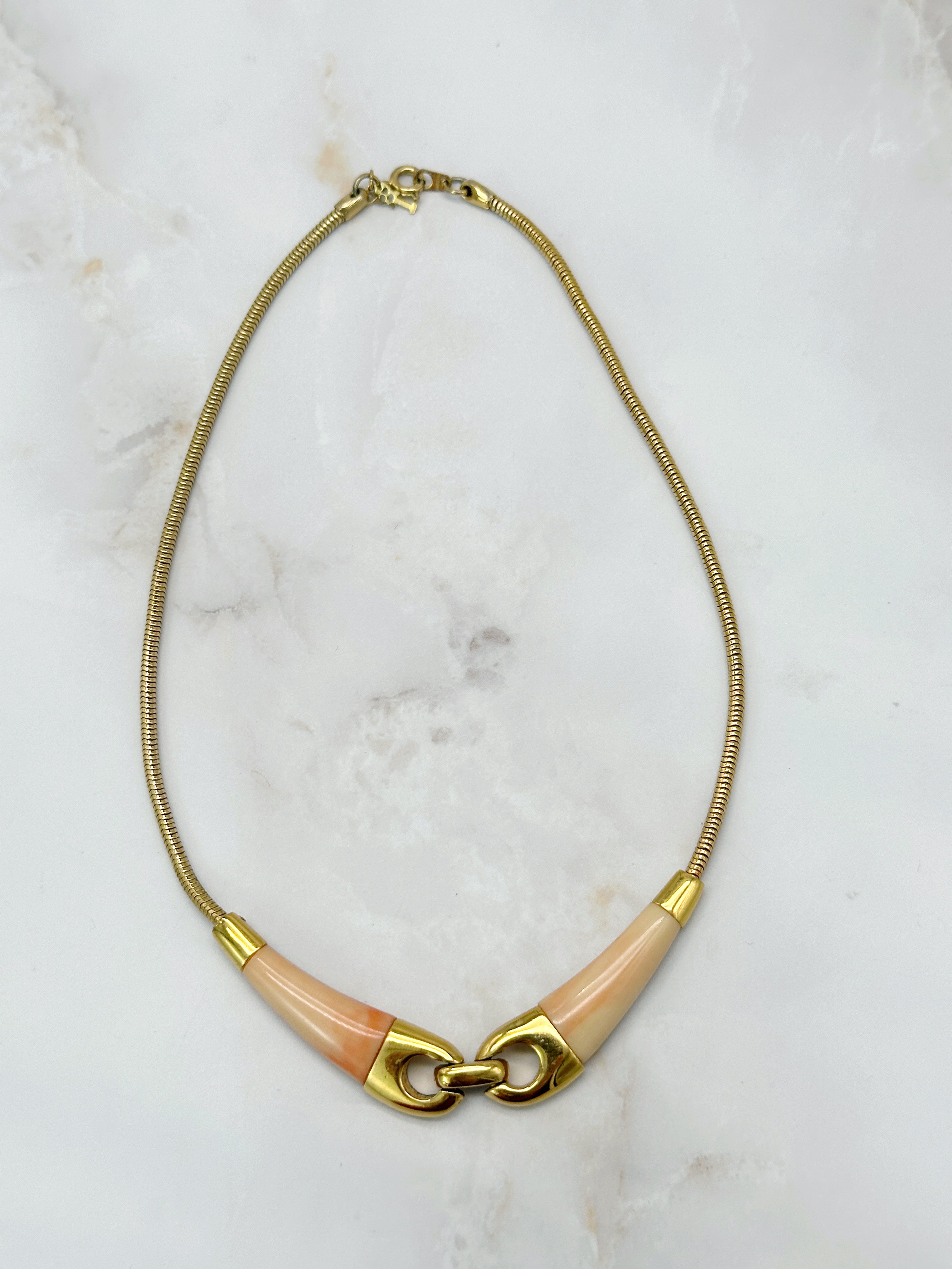 Vintage Trifari Halskette vergoldet mit Korallen-Optik