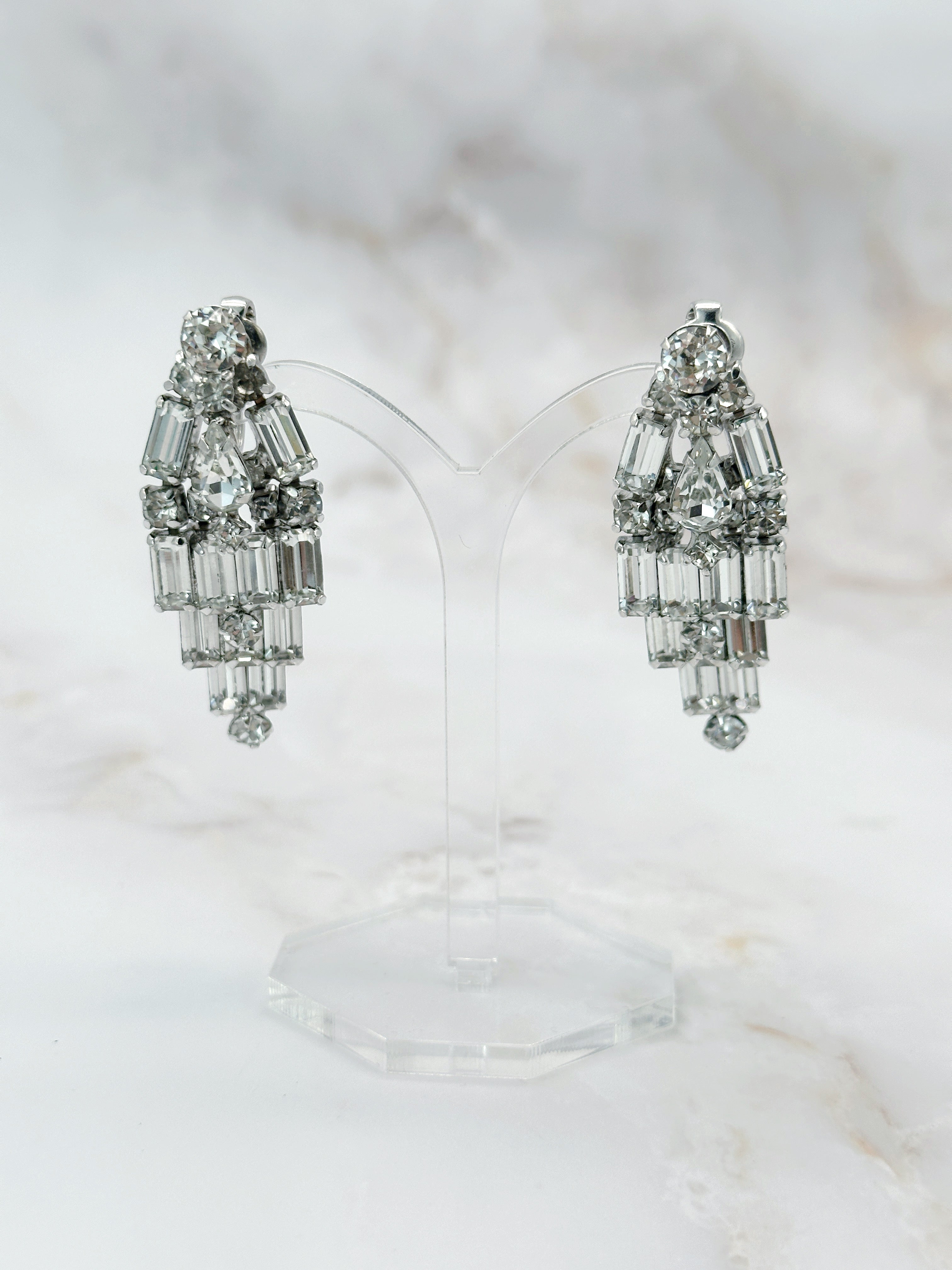 Elegante Vintage Wasserfall-Ohrclips von Kramer, New York