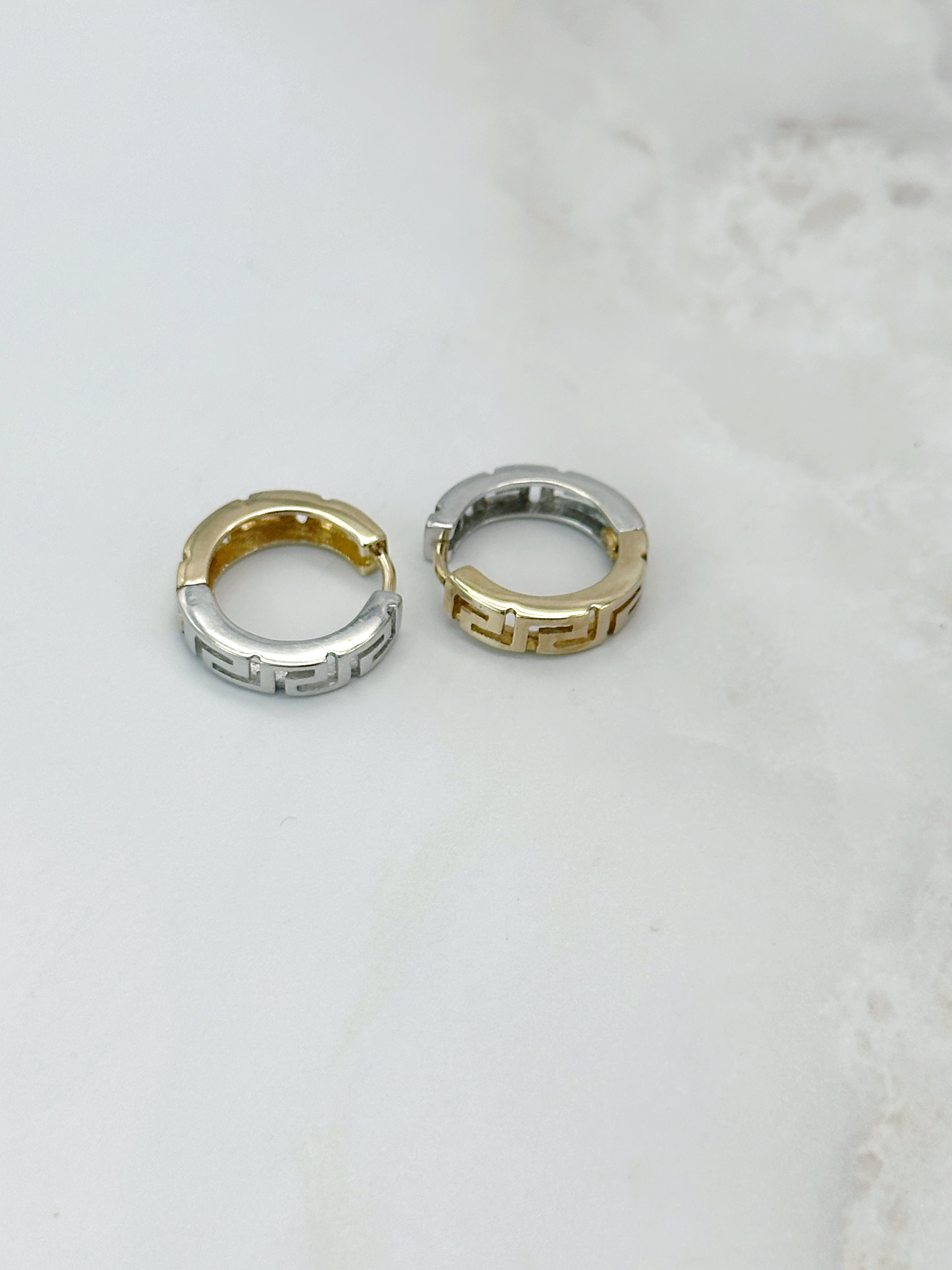 Bicolor Creolen in 585 Gold mit griechischem Muster