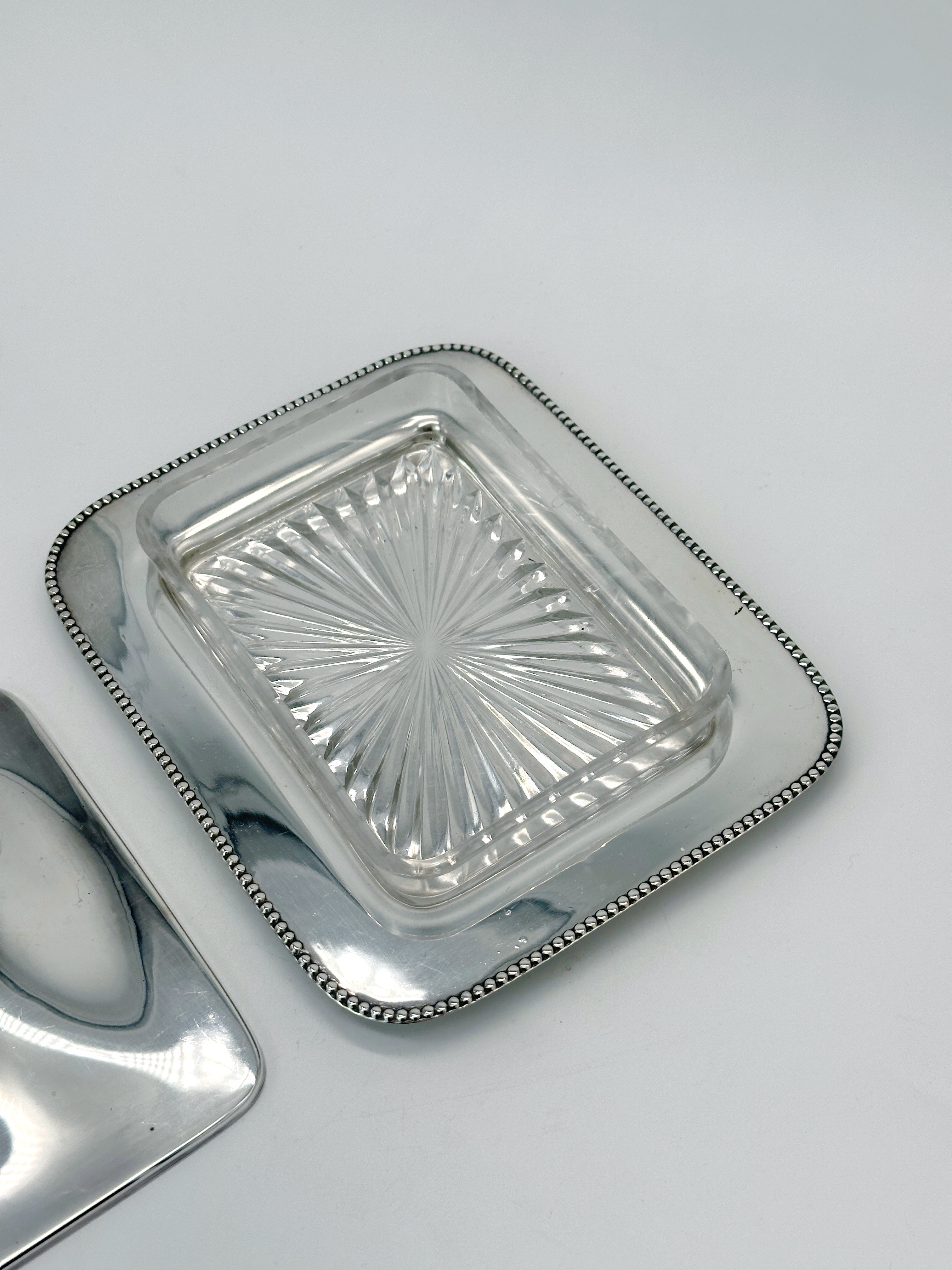 Versilberte Art Déco Butterdose aus England mit Sternenschliff-Glas