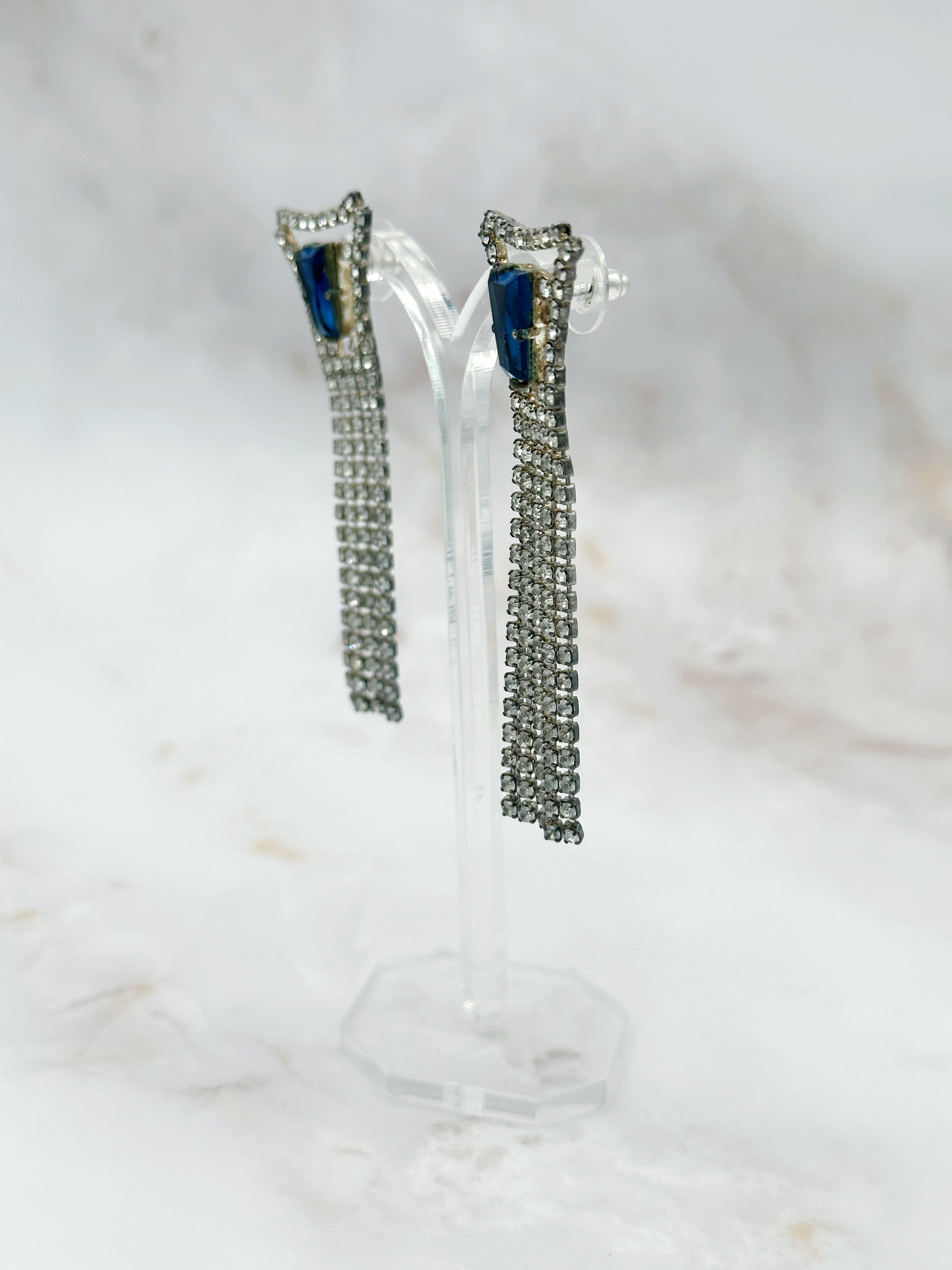Vintage Ohrstecker mit funkelnden Fransen & blauem Stein