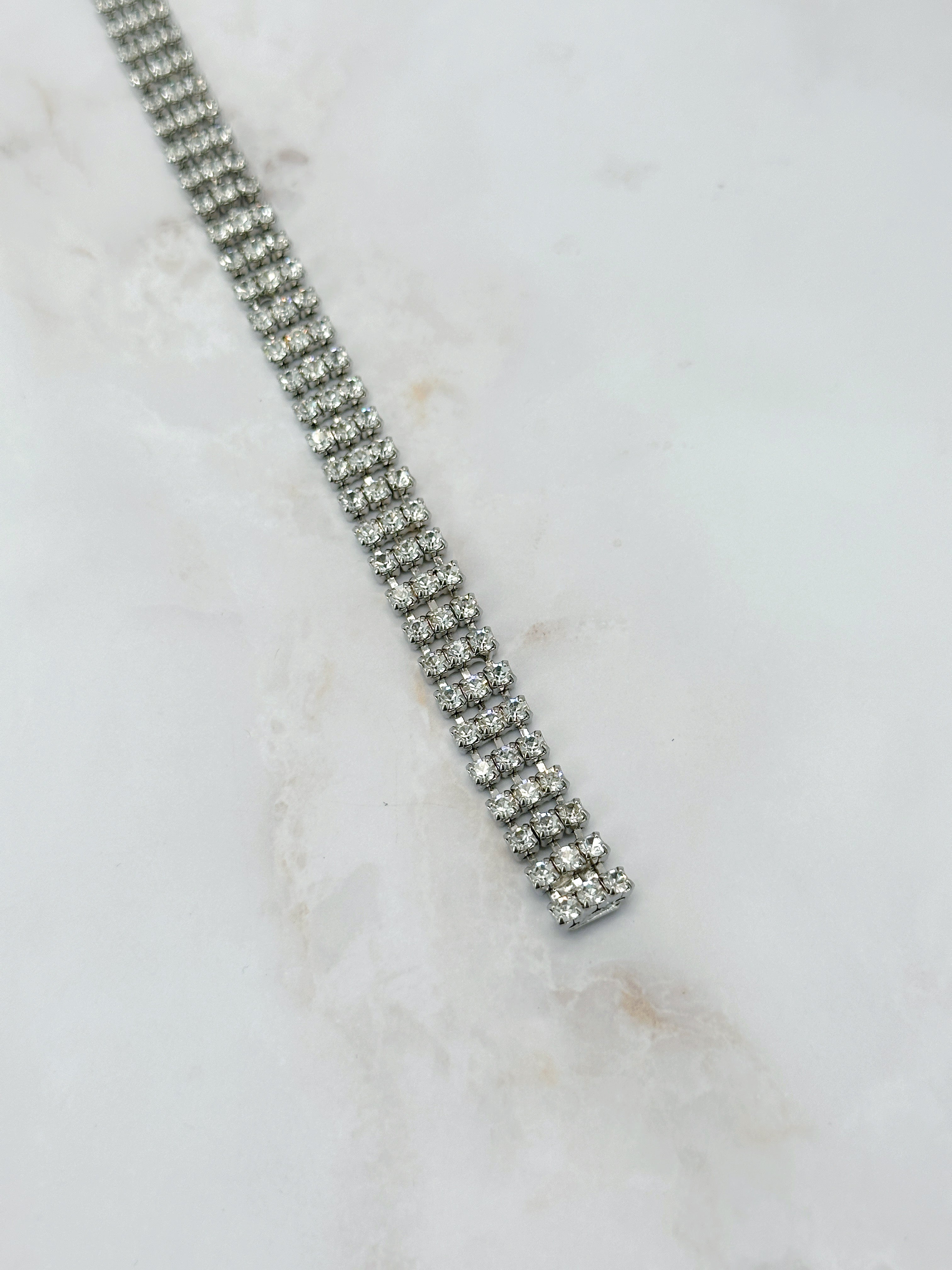 Vintage Strassarmband mit drei Reihen Strass