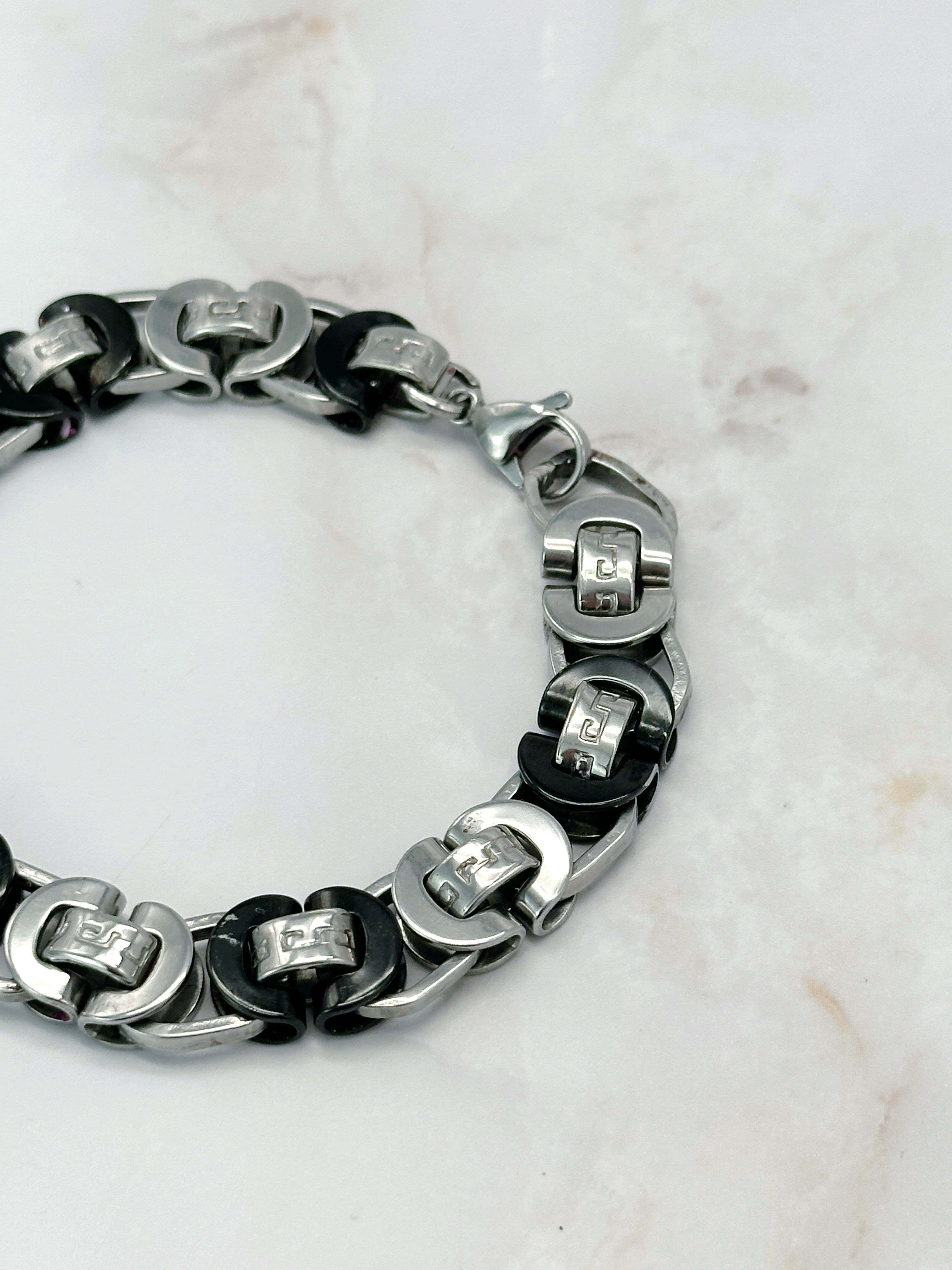 Vintage bracelet enamel look black
