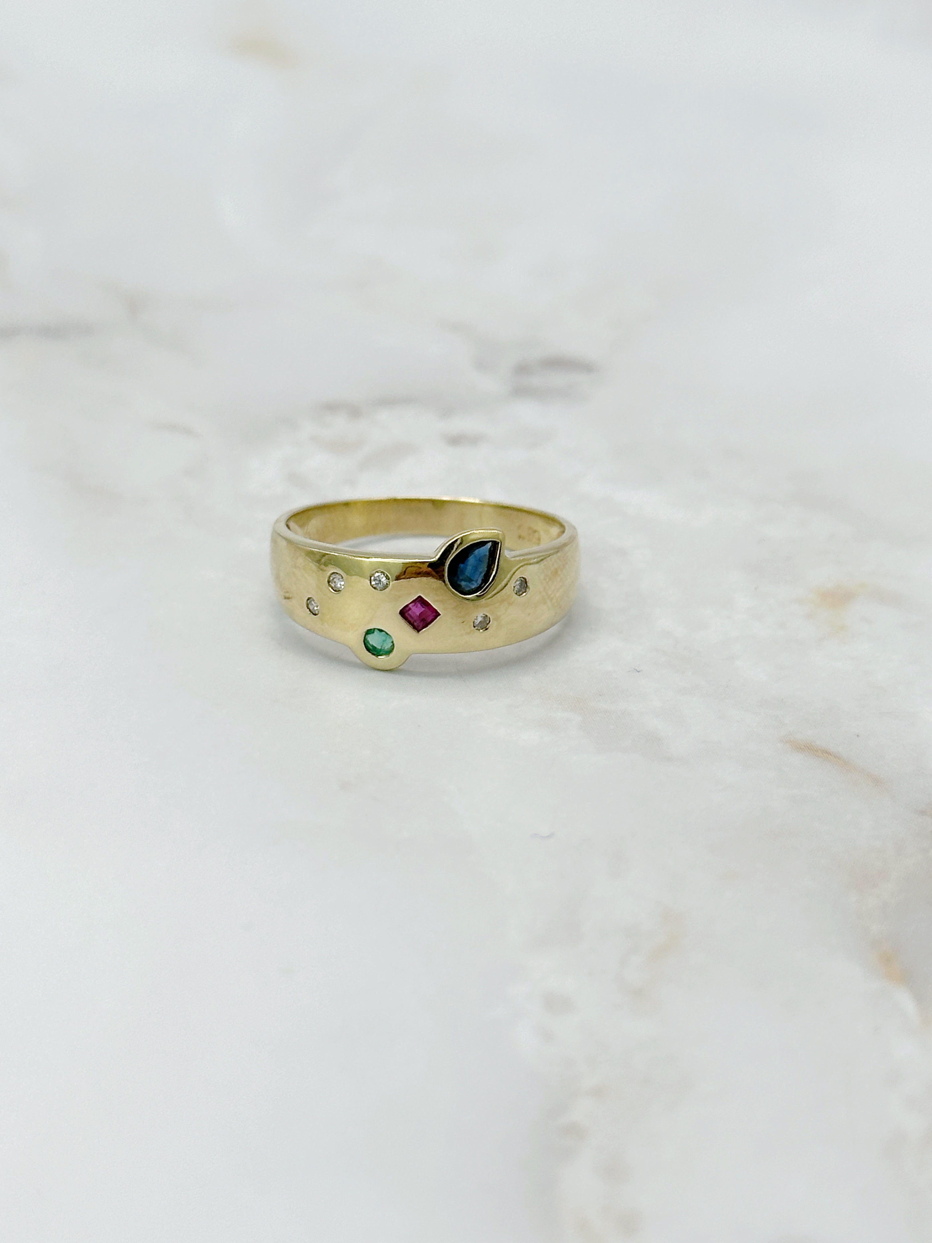 Verspielter Vintage Ring in 585 Gelbgold mit Rubin, Saphir und Diamant