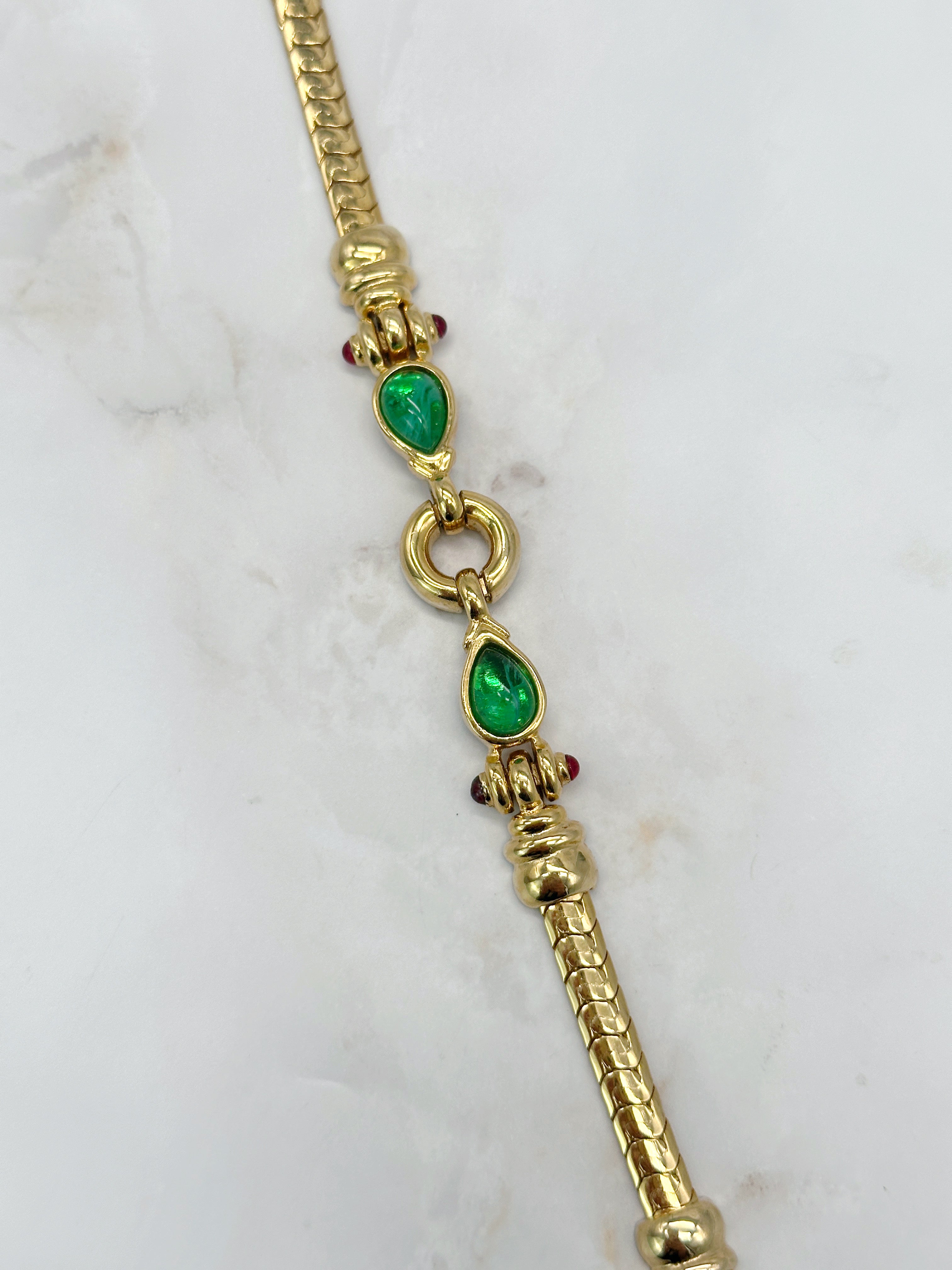 Vintage Armband mit grünen Glassteinen um 1980