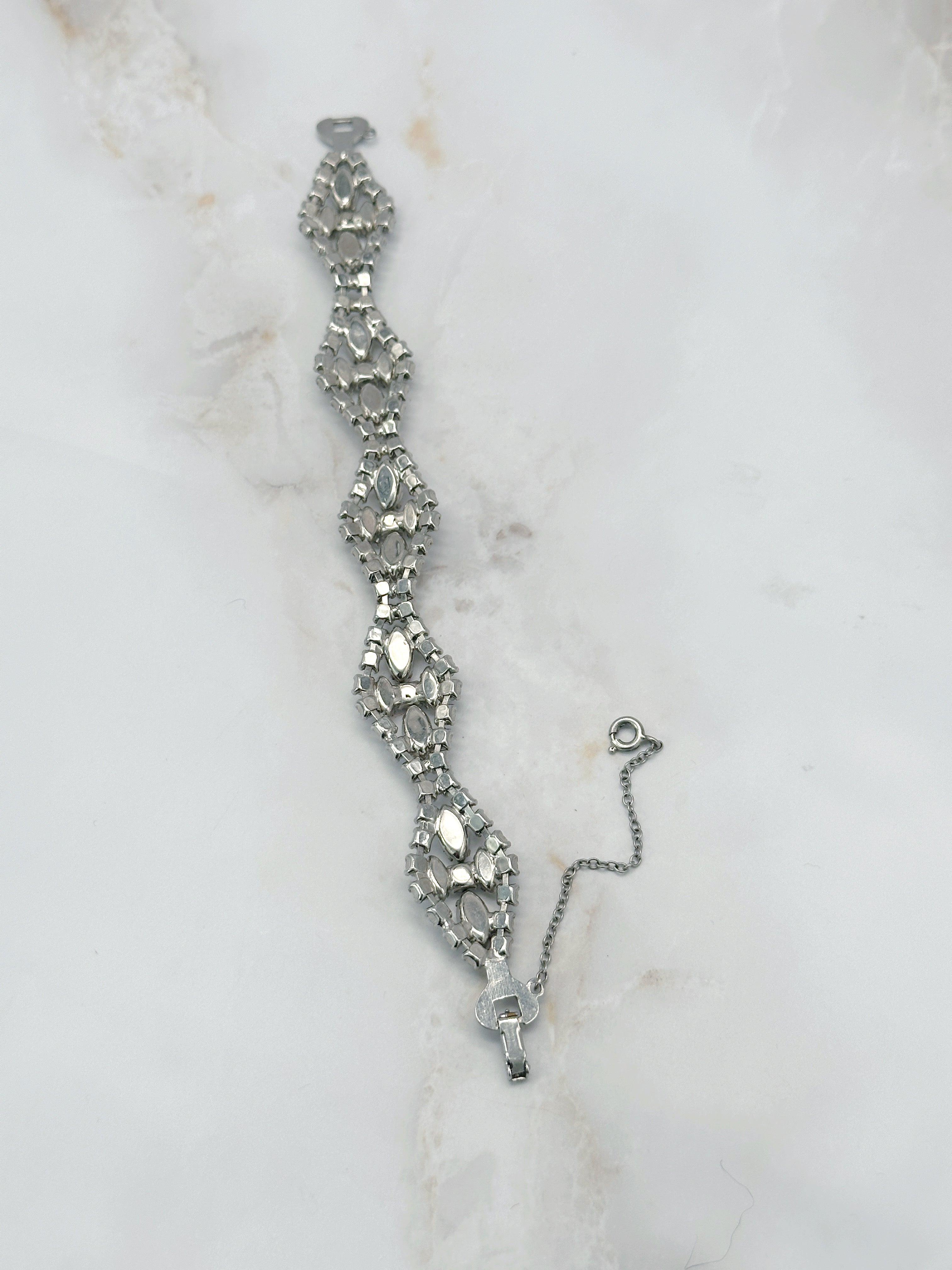 Funkelndes Vintage Strass-Cocktailarmband mit Navette-Schliff