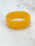 Vintage Acryl Armreif Leuchtendes Dotterorange