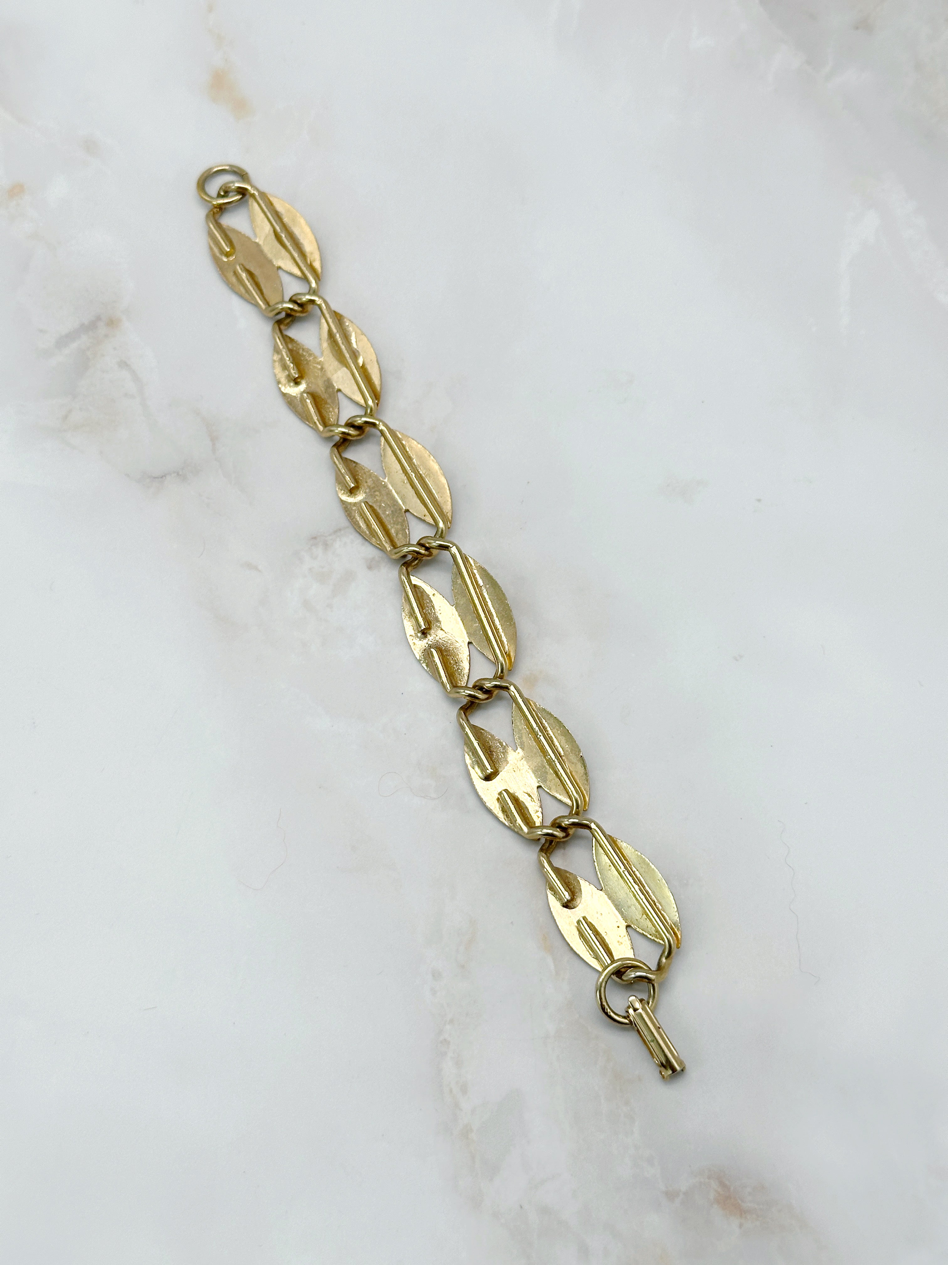 Vergoldetes Vintage Gliederarmband mit Blatt-Motiv in Matt & Glanz