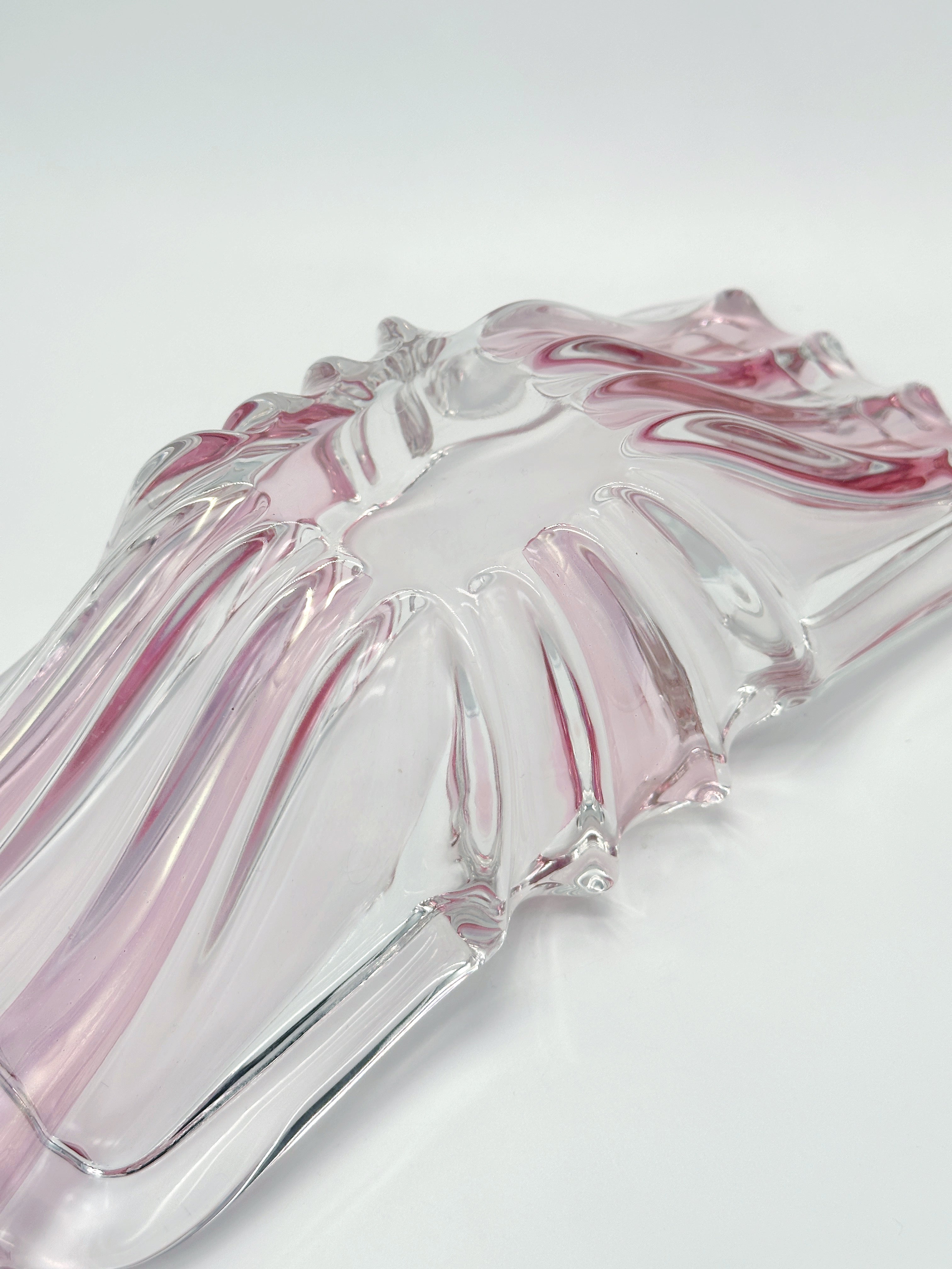 Große Vintage Glasschale in leuchtendem Pink