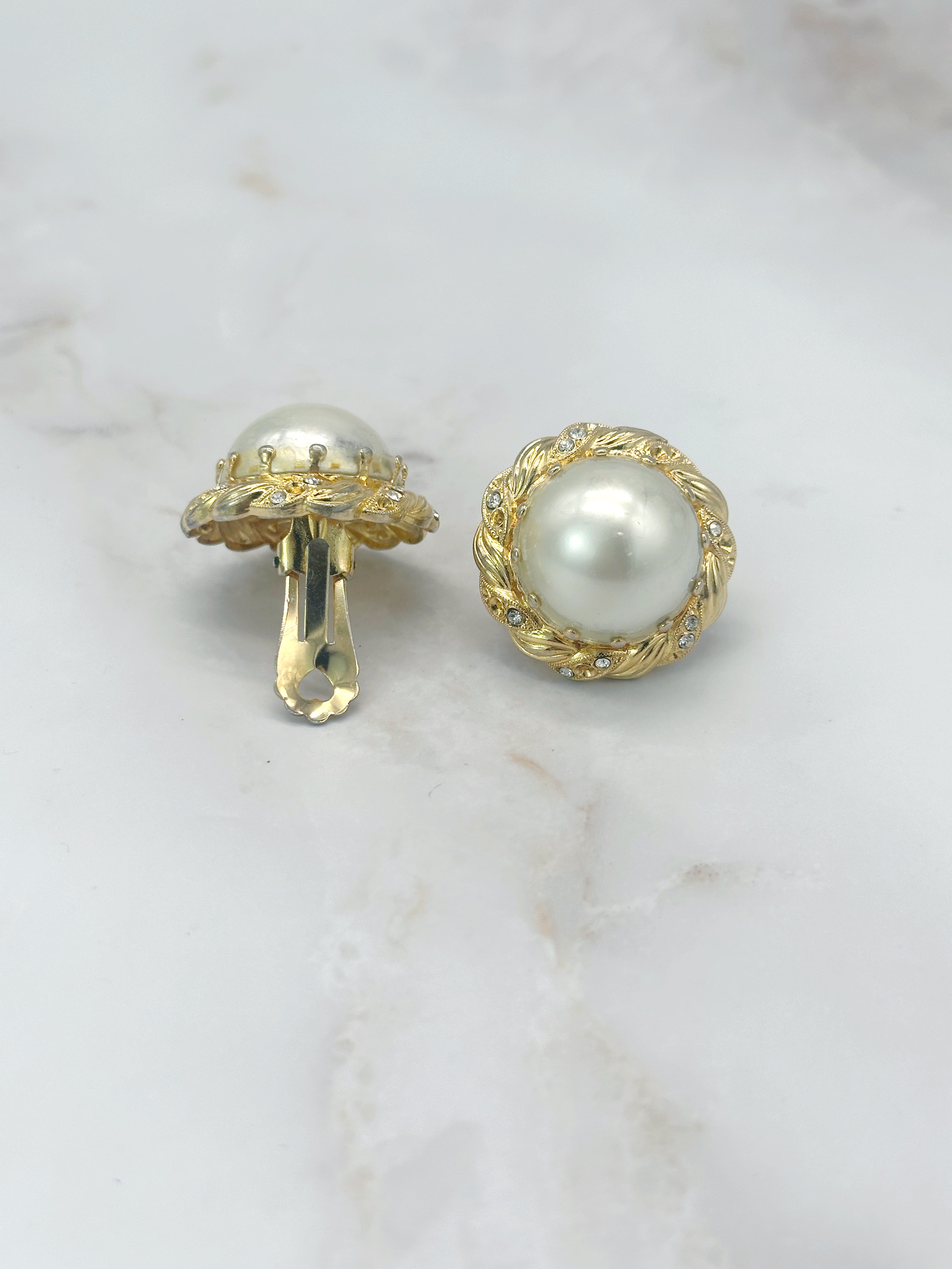 Signierte Vintage Perlen Ohrclips von Louis Féraud