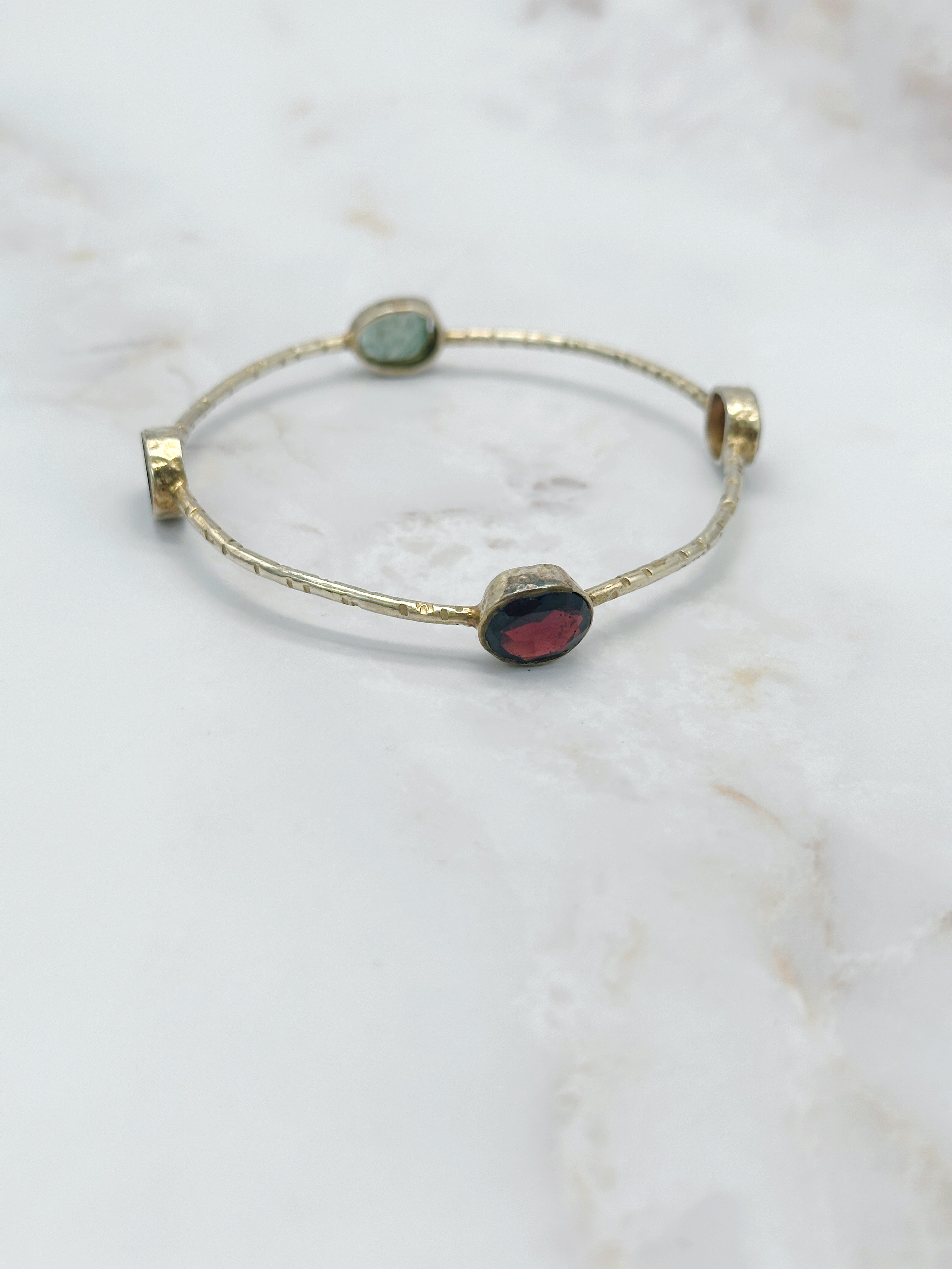 Gold-plated vintage bangle made of 925 sterling silver with gemstones