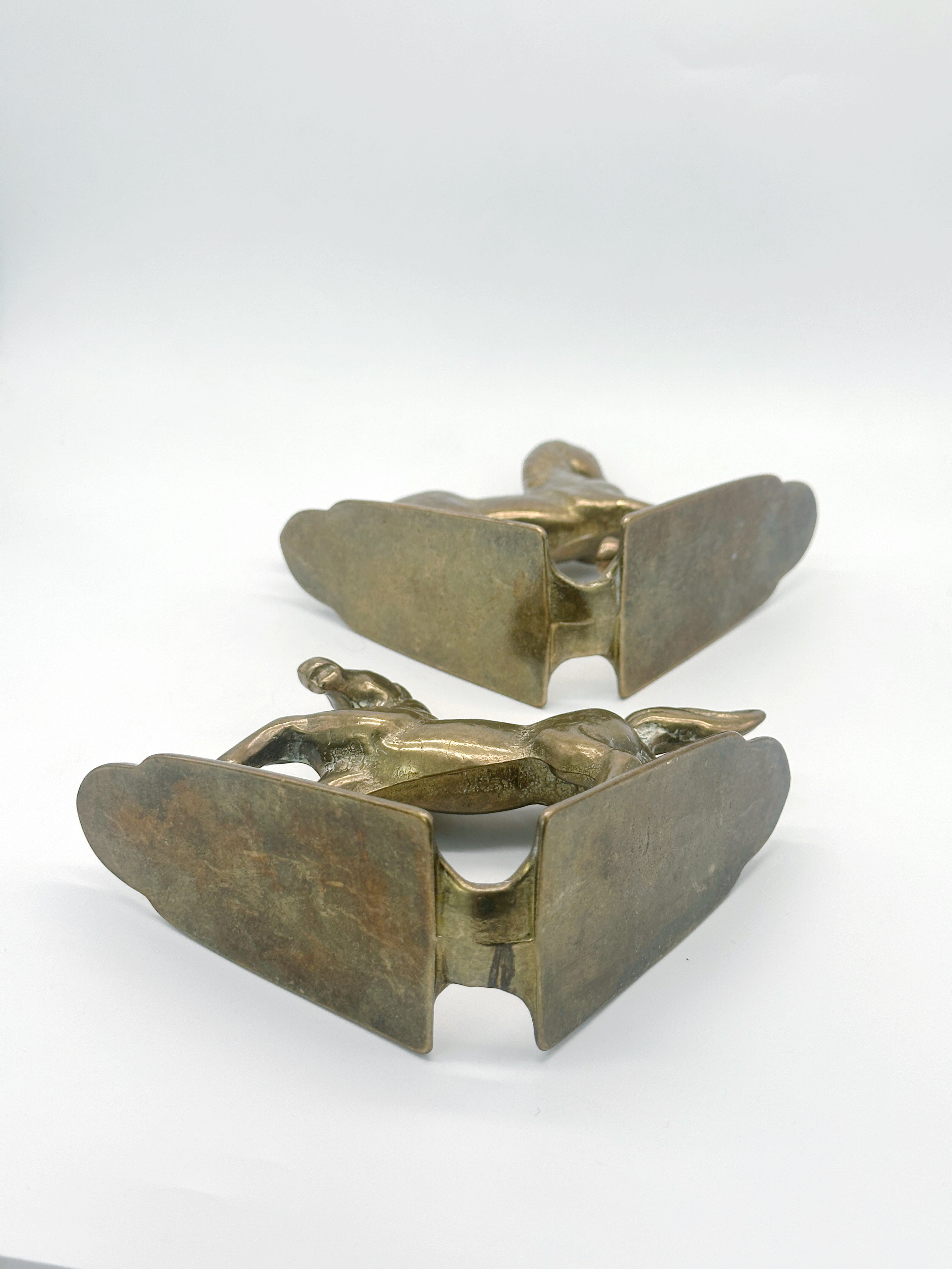 Edle Vintage Buchstützen aus Messing mit steigenden Pferden