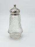 Antiker Zuckerstreuer aus England, Silber & Glas, um 1933