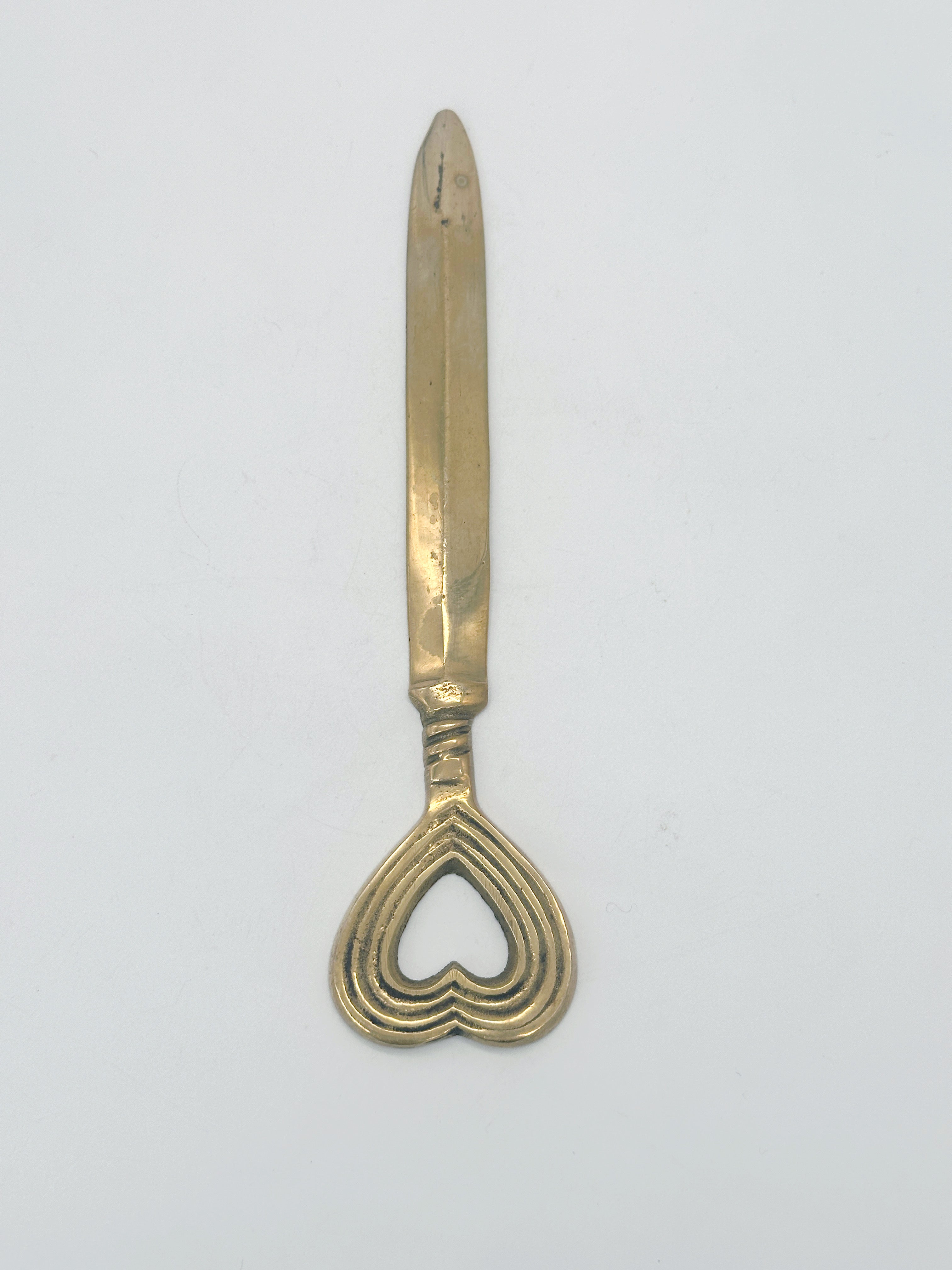 Vintage Messing-Brieföffner mit romantischem Herzmotiv