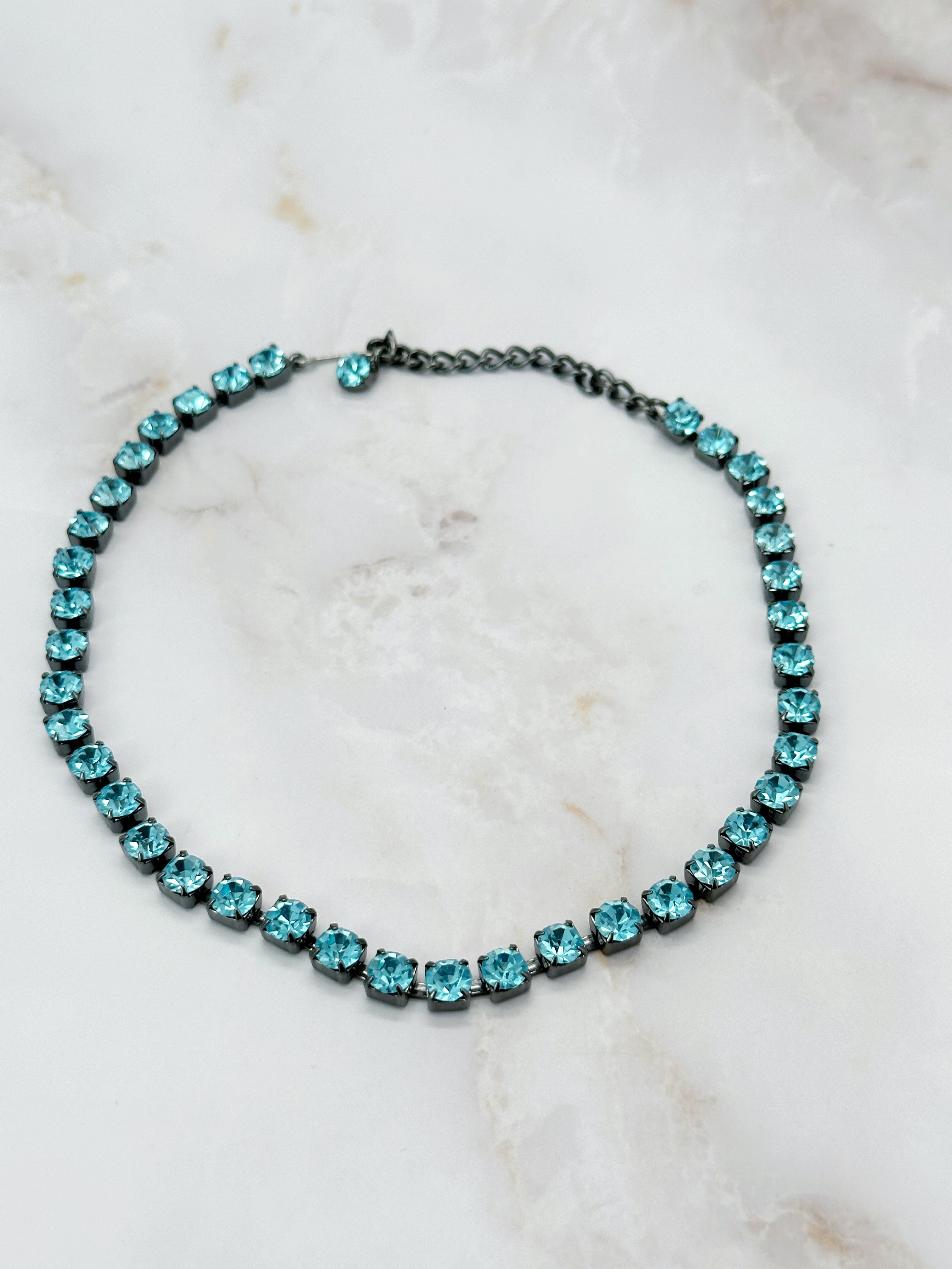 Vintage Strass Choker mit eisblauen Steinen