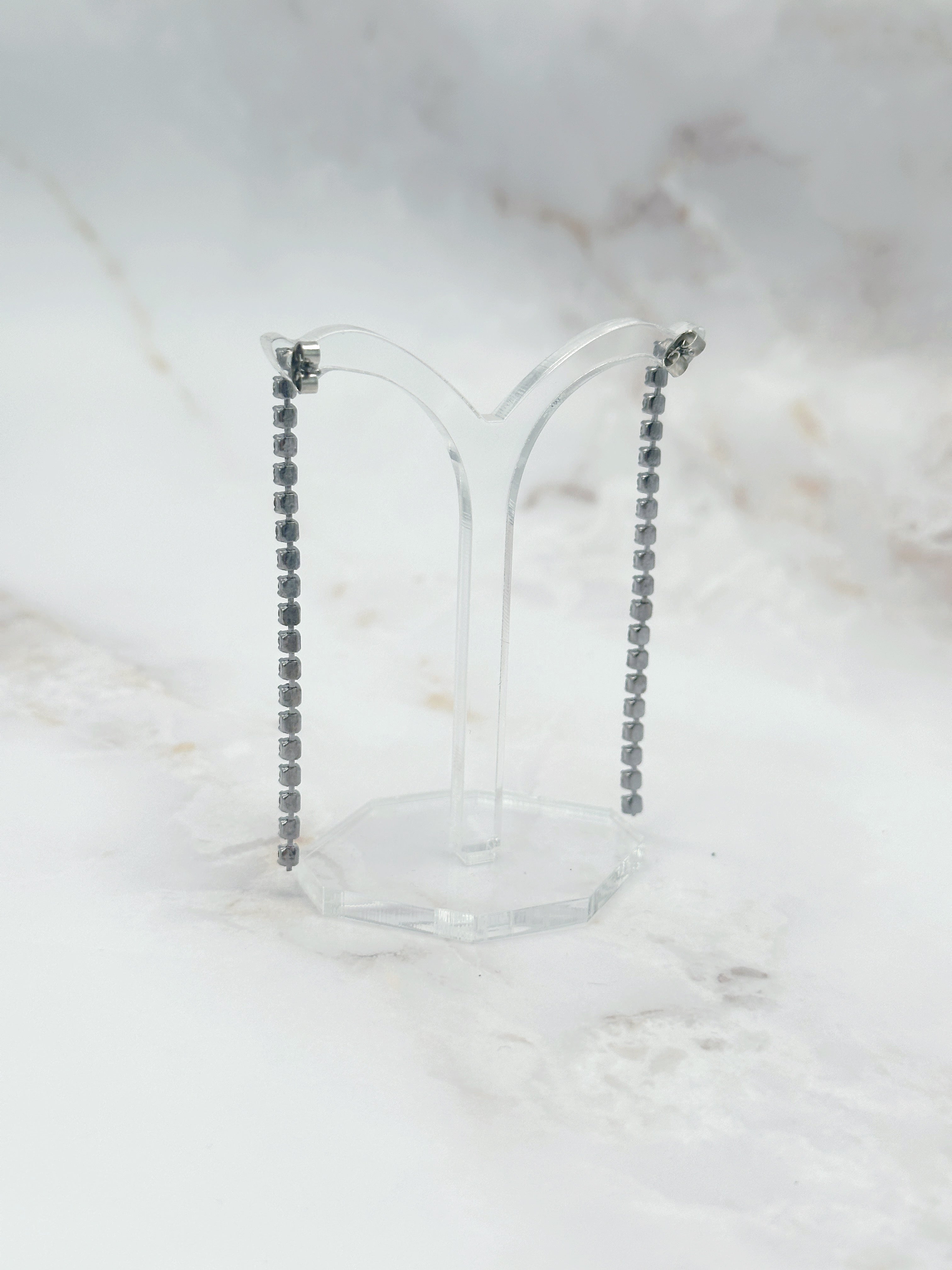 Filigrane Vintage Strass-Ohrgehänge in langer Linienform