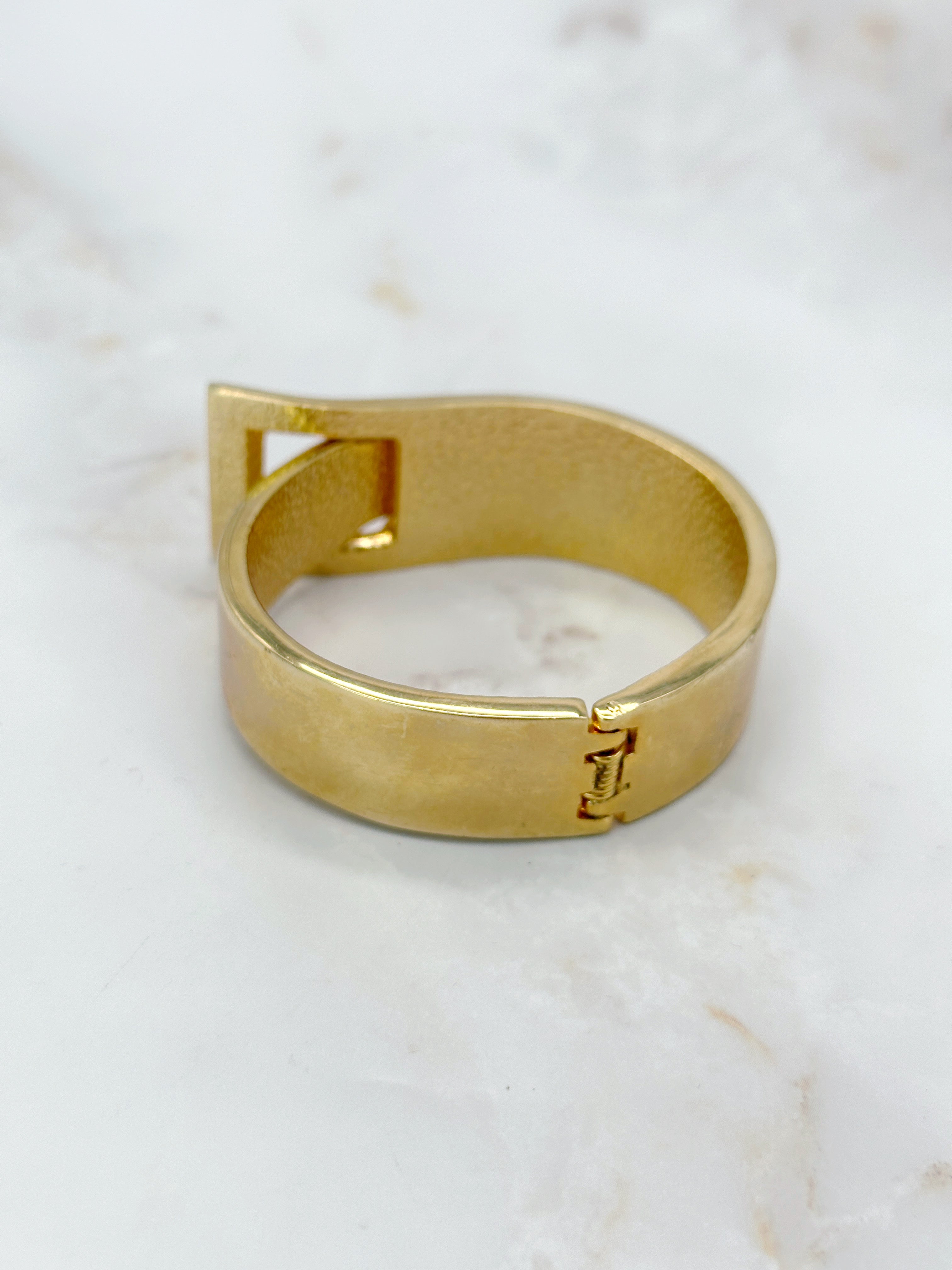 Vintage bracelet with belt buckle motif