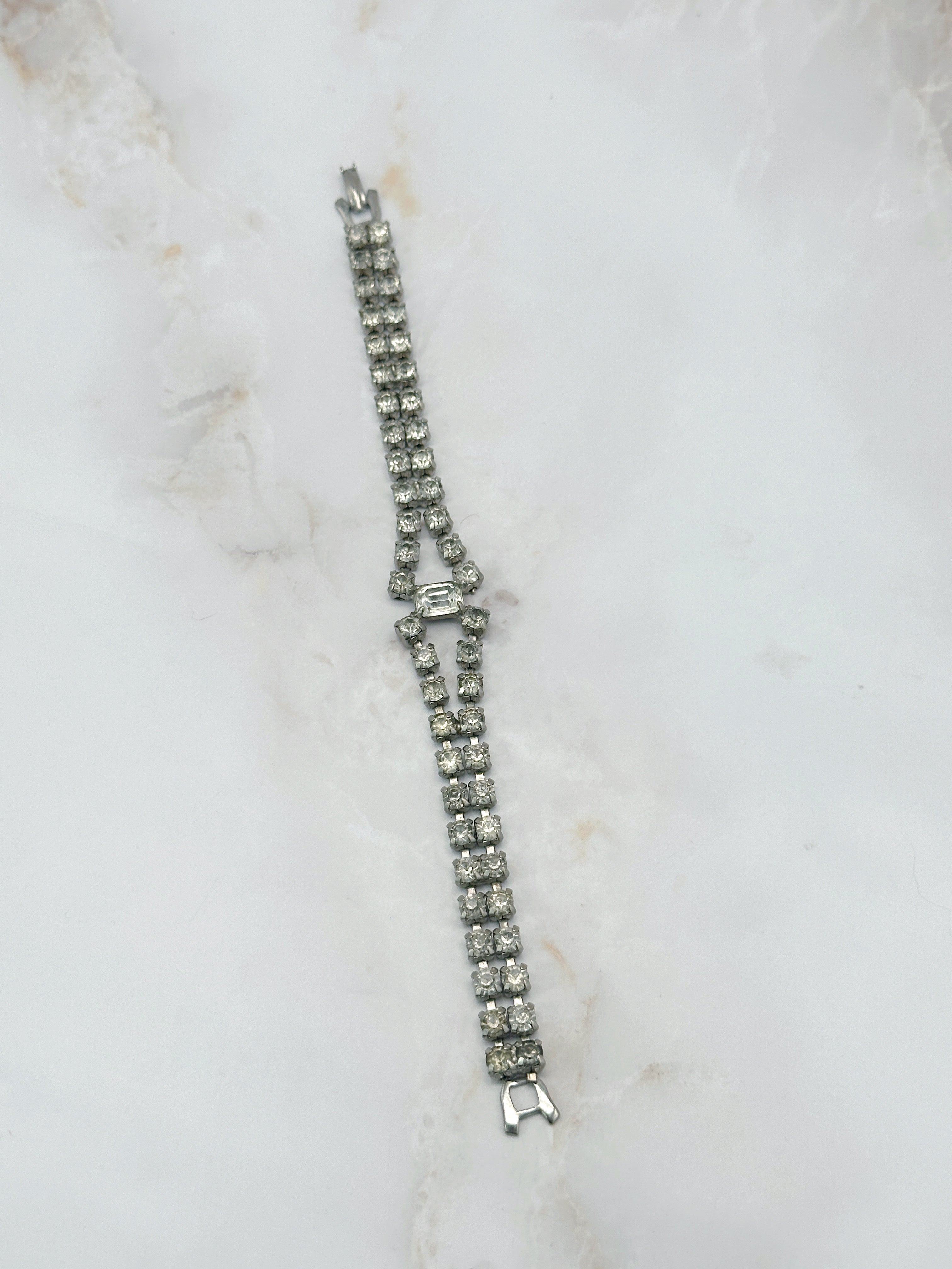 Zweireihiges Vintage Strass-Armband mit elegantem Glanz