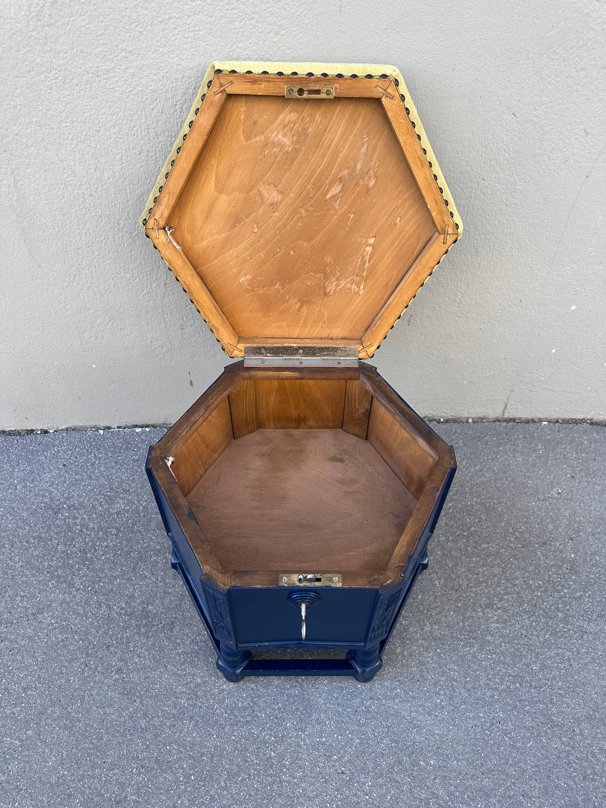 Vintage Hocker mit Stauraum in Dunkelblau und Gelb