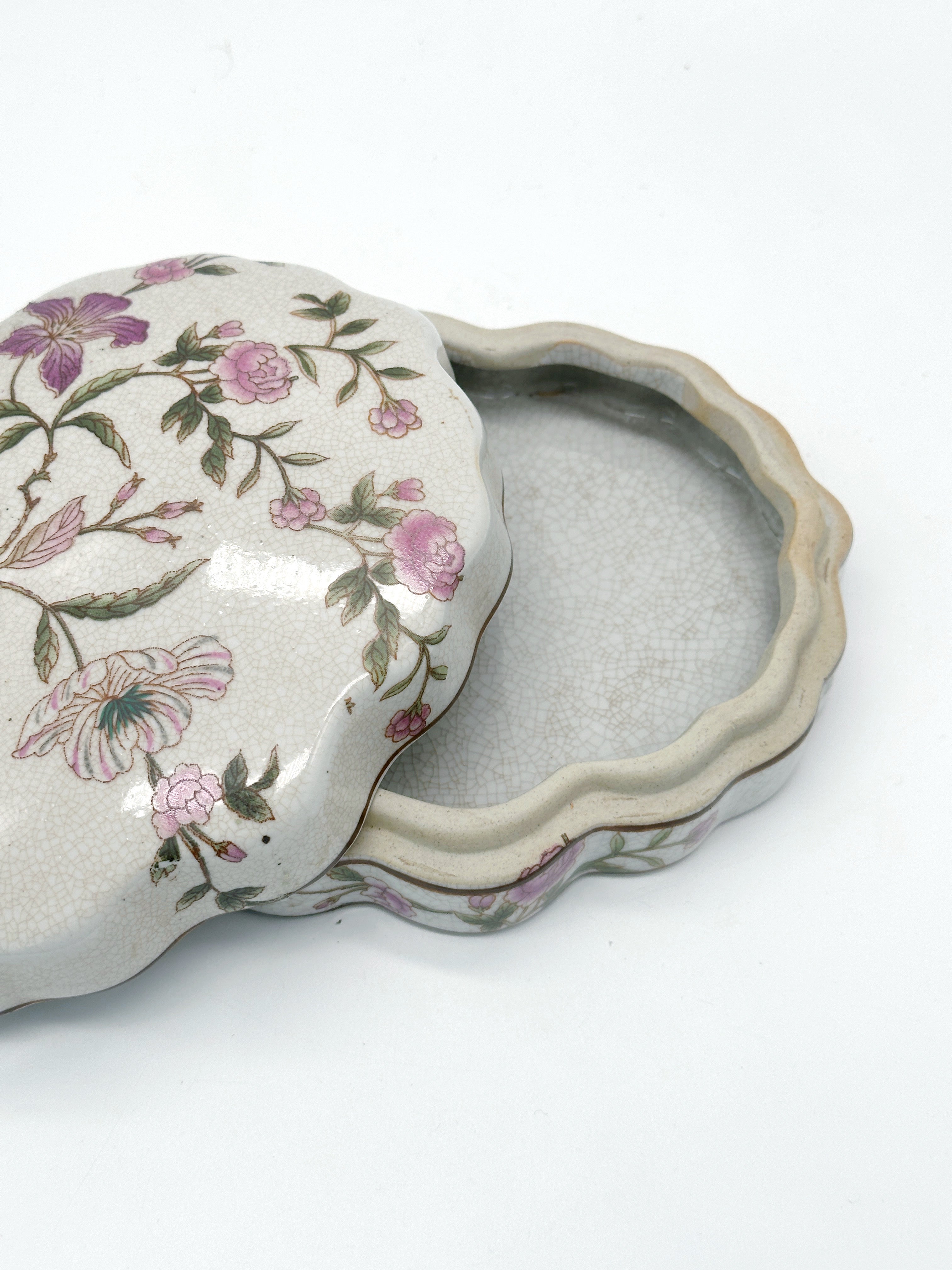 Nostalgische Keramik-Deckeldose mit Blumenmotiv und Craquelé