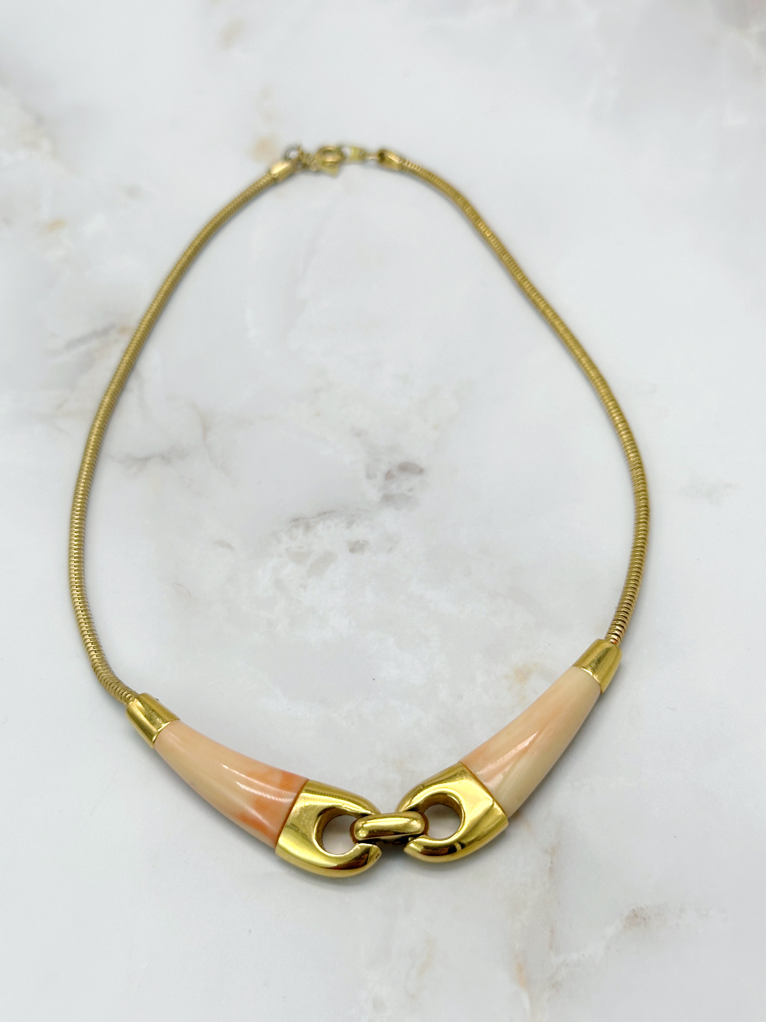 Vintage Trifari Halskette vergoldet mit Korallen-Optik