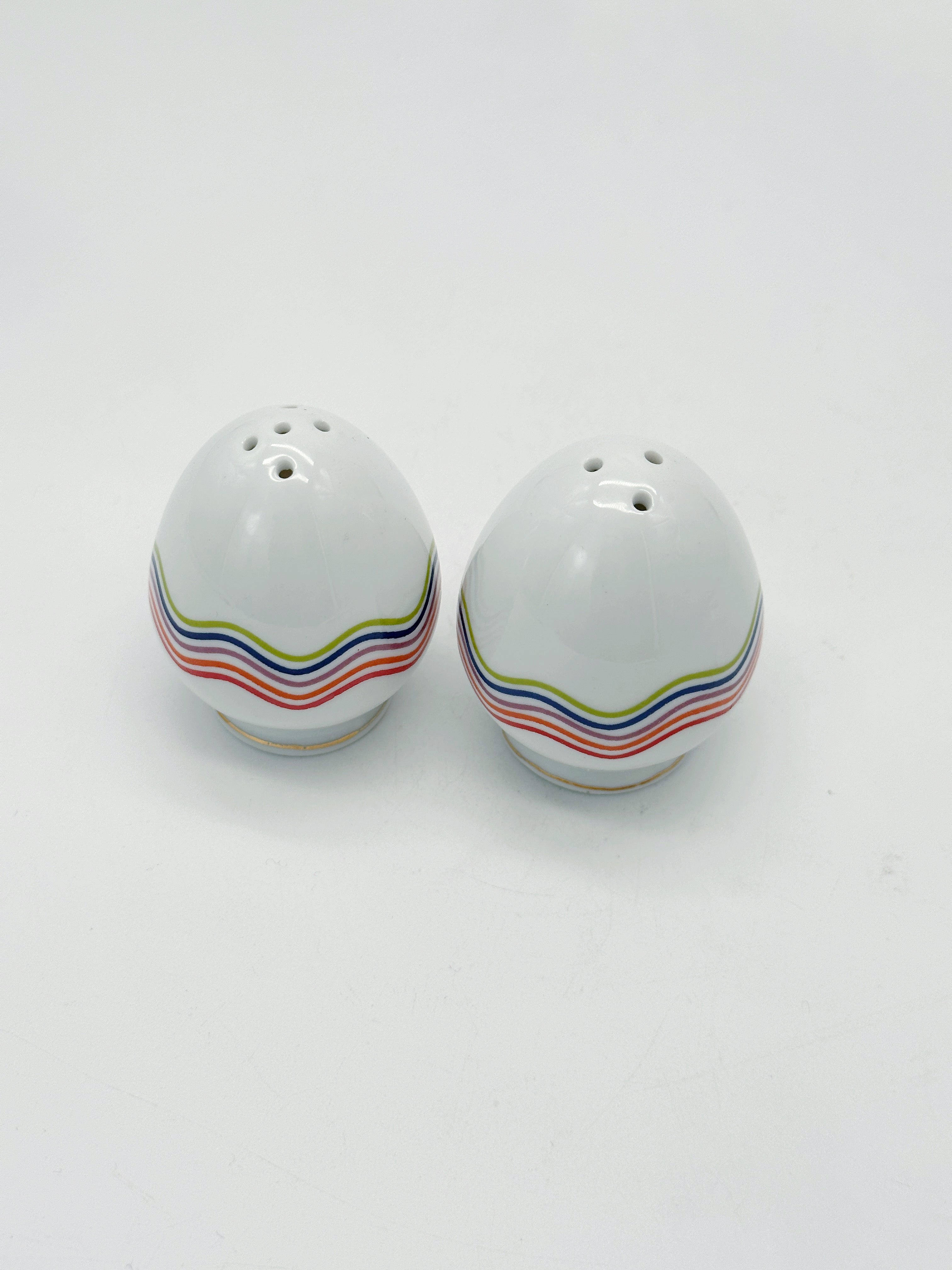 Set Salz- und Pfefferstreuer in Eiform