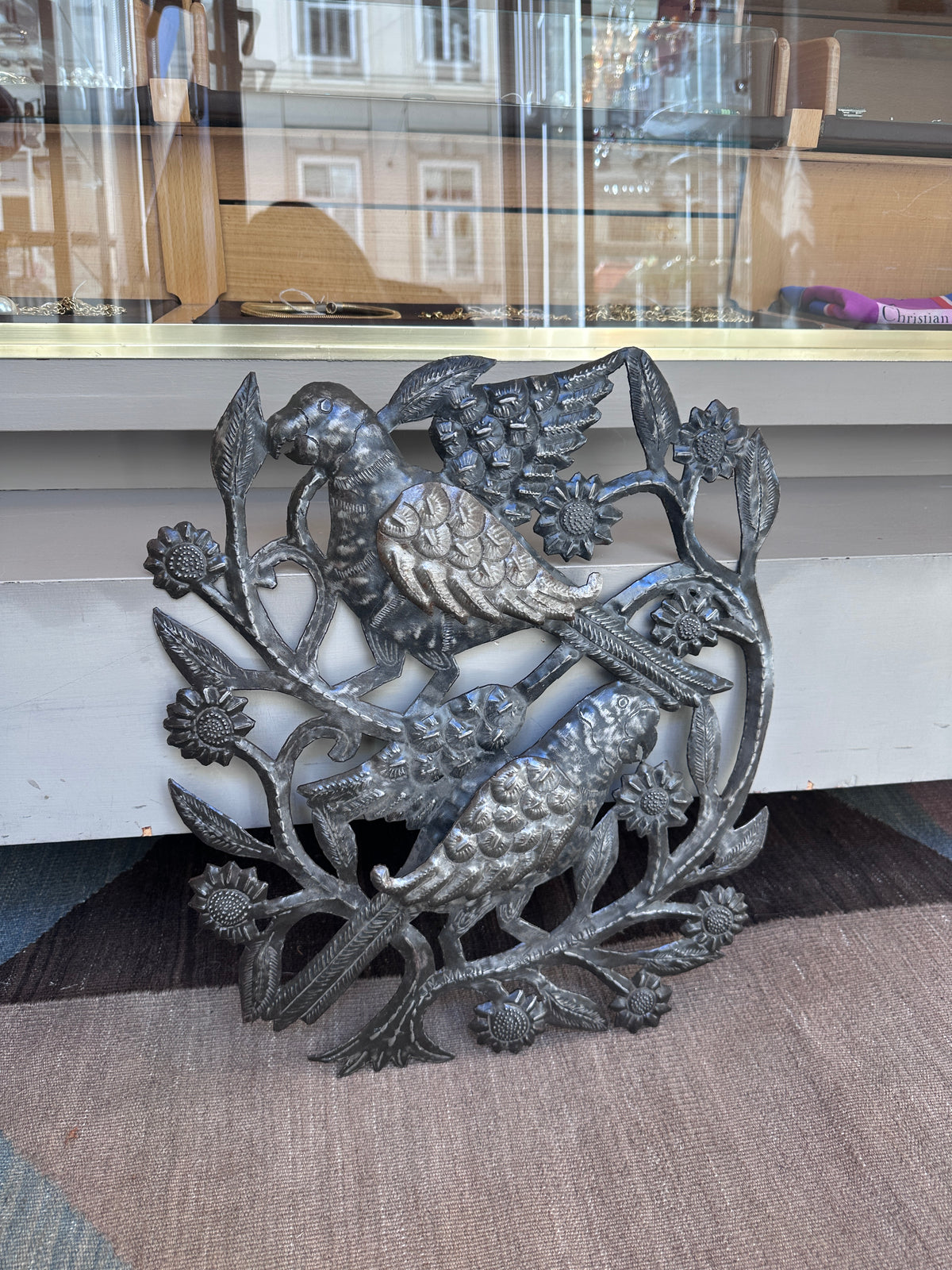 Vintage Wanddekoration aus Metall mit Papageien-Motiv