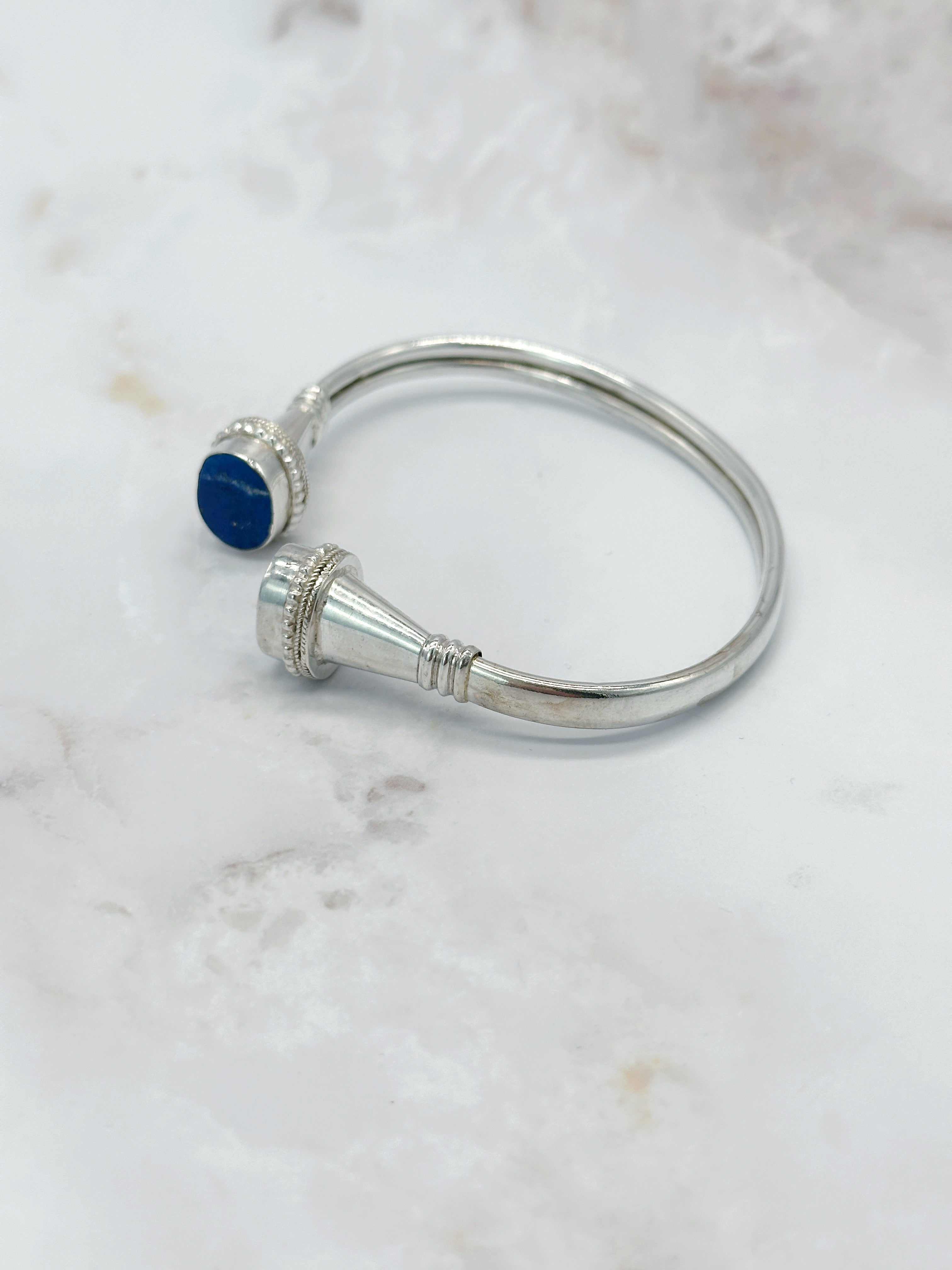 Vintage Silber-Armspange mit Lapislazuli