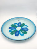 Emaillierte Servierplatte mit Spritzdekor um 1940