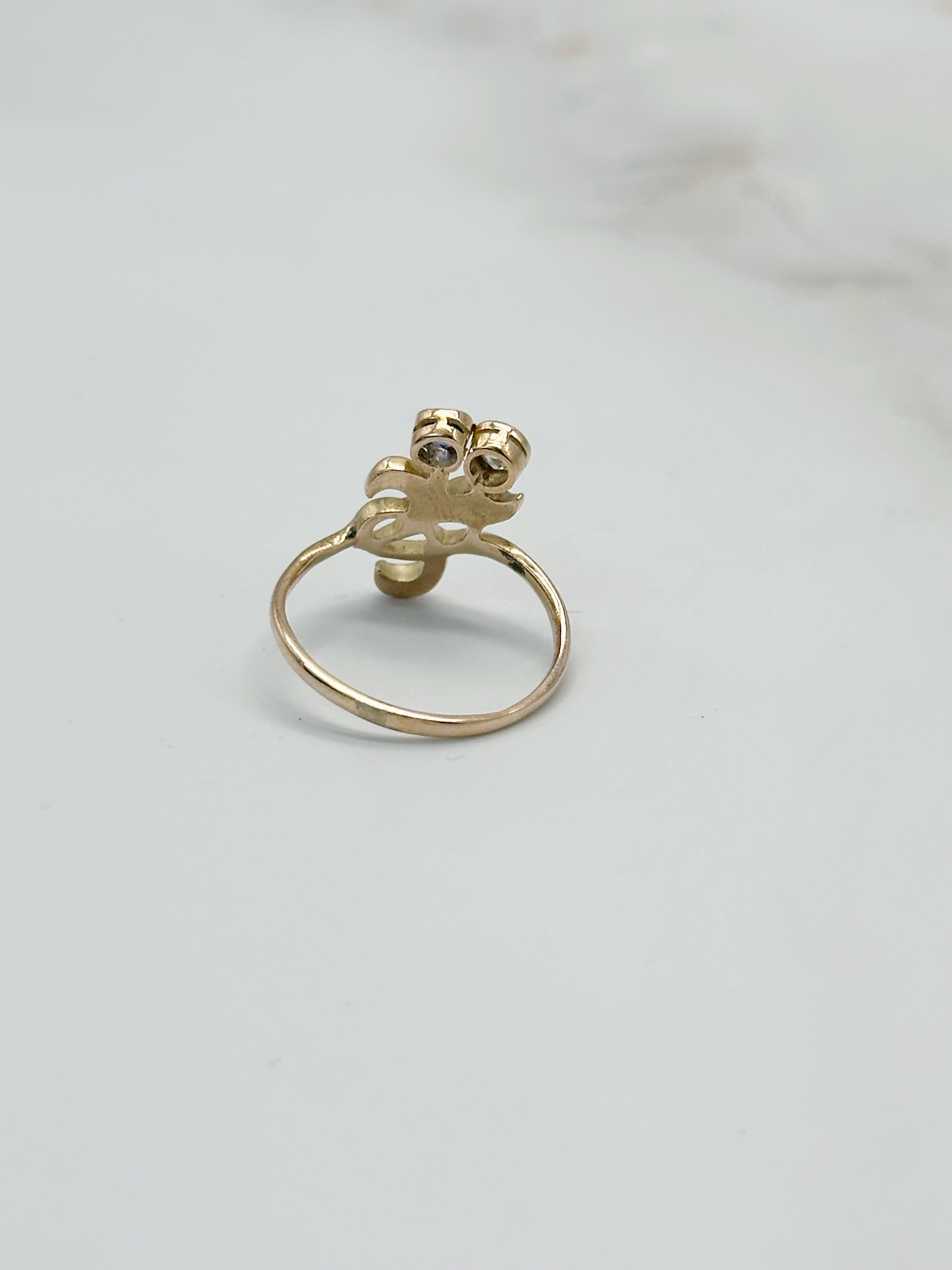 Romantischer Ring in 585 Rotgold mit Diamant und Saphir