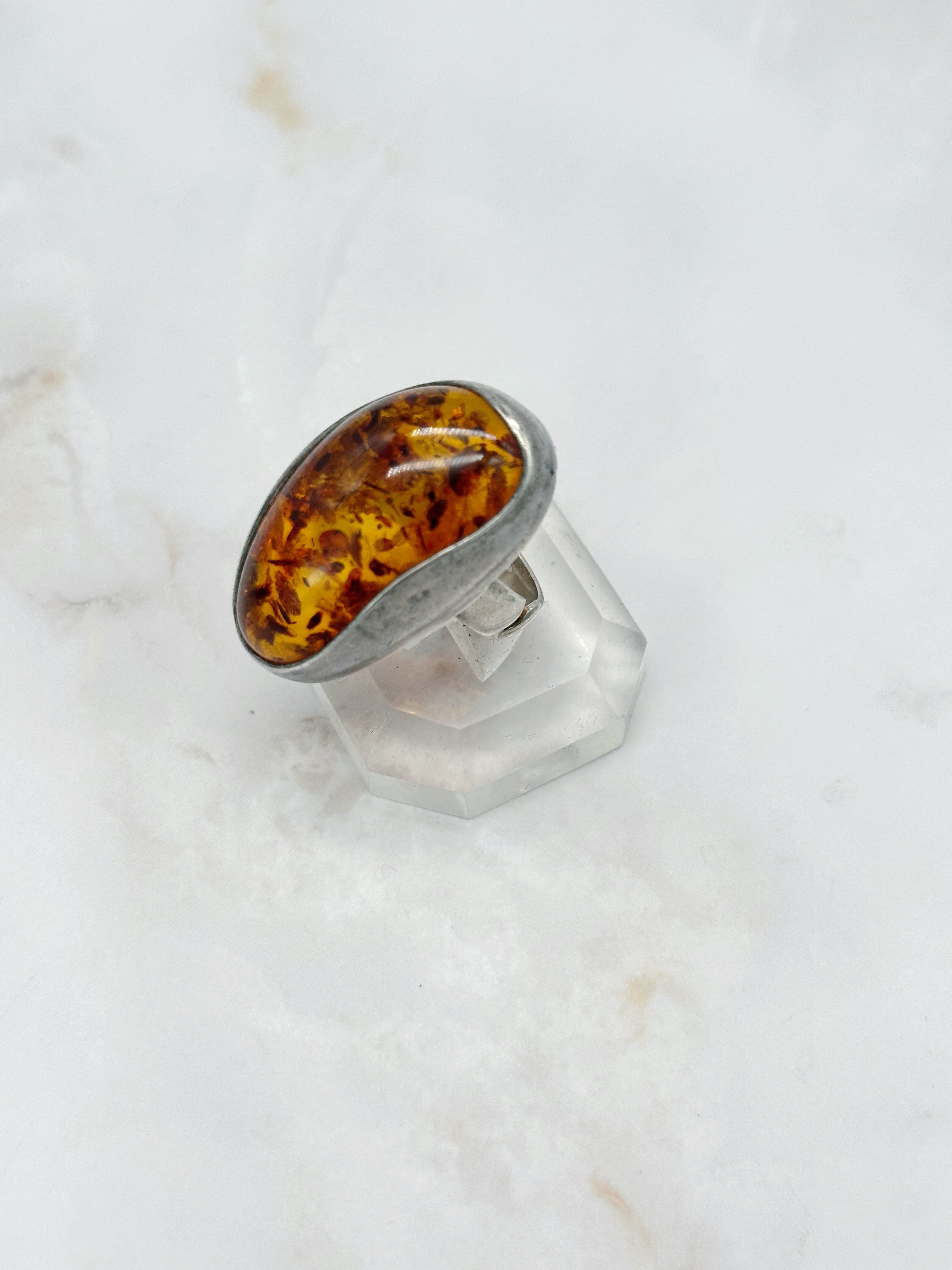 Statement Ring mit Bernstein und Silber