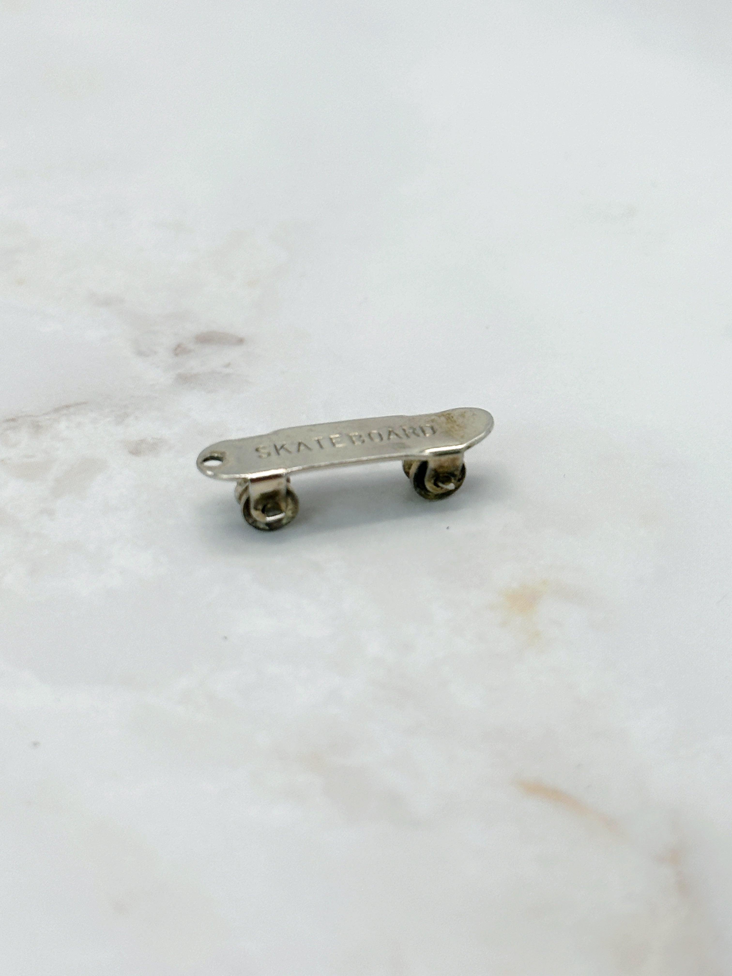 Vintage Skateboard Anhänger aus 925 Sterling Silber