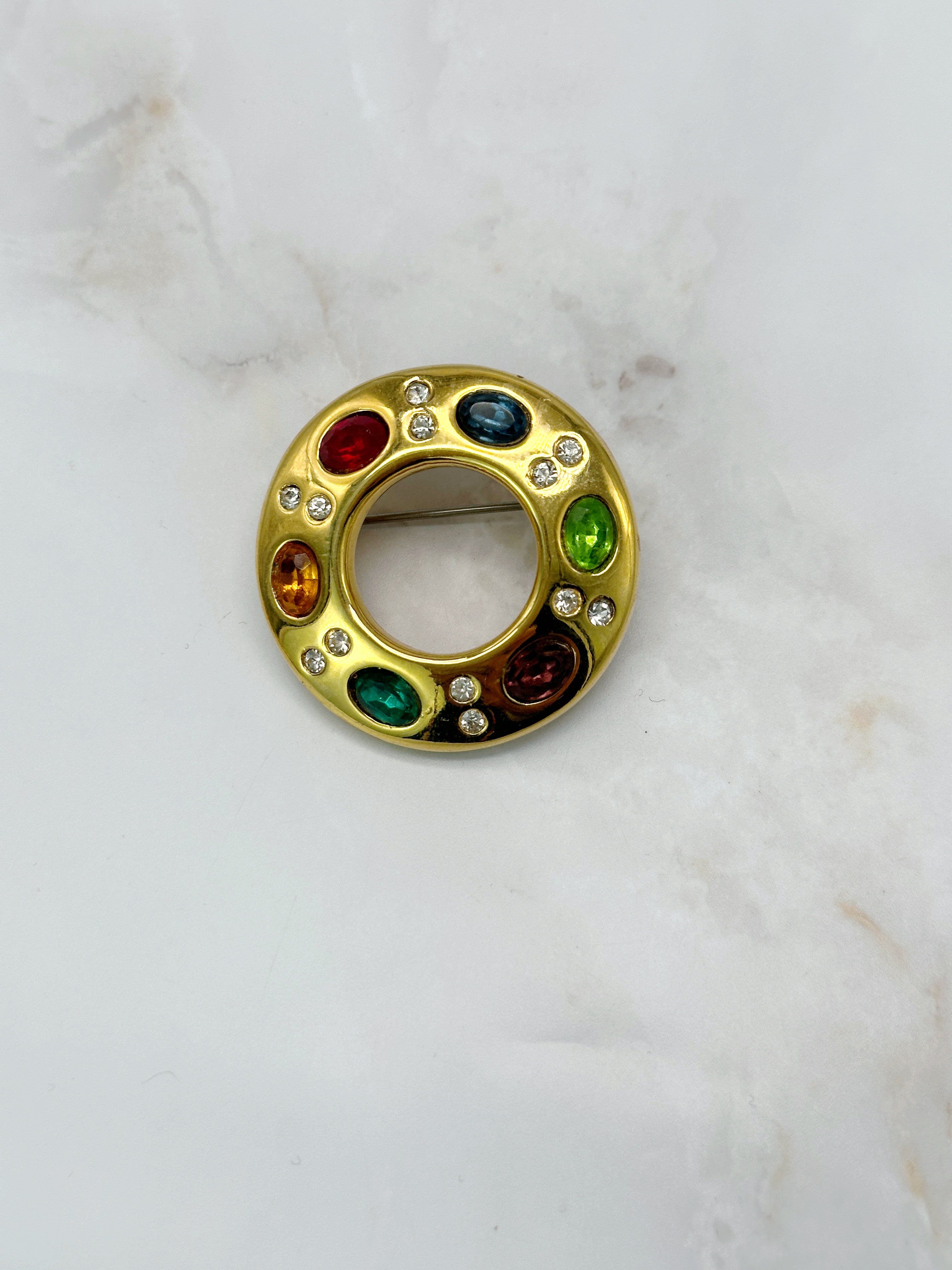 Runde vergoldete Vintage Brosche mit bunten ovalen Glaskristallen